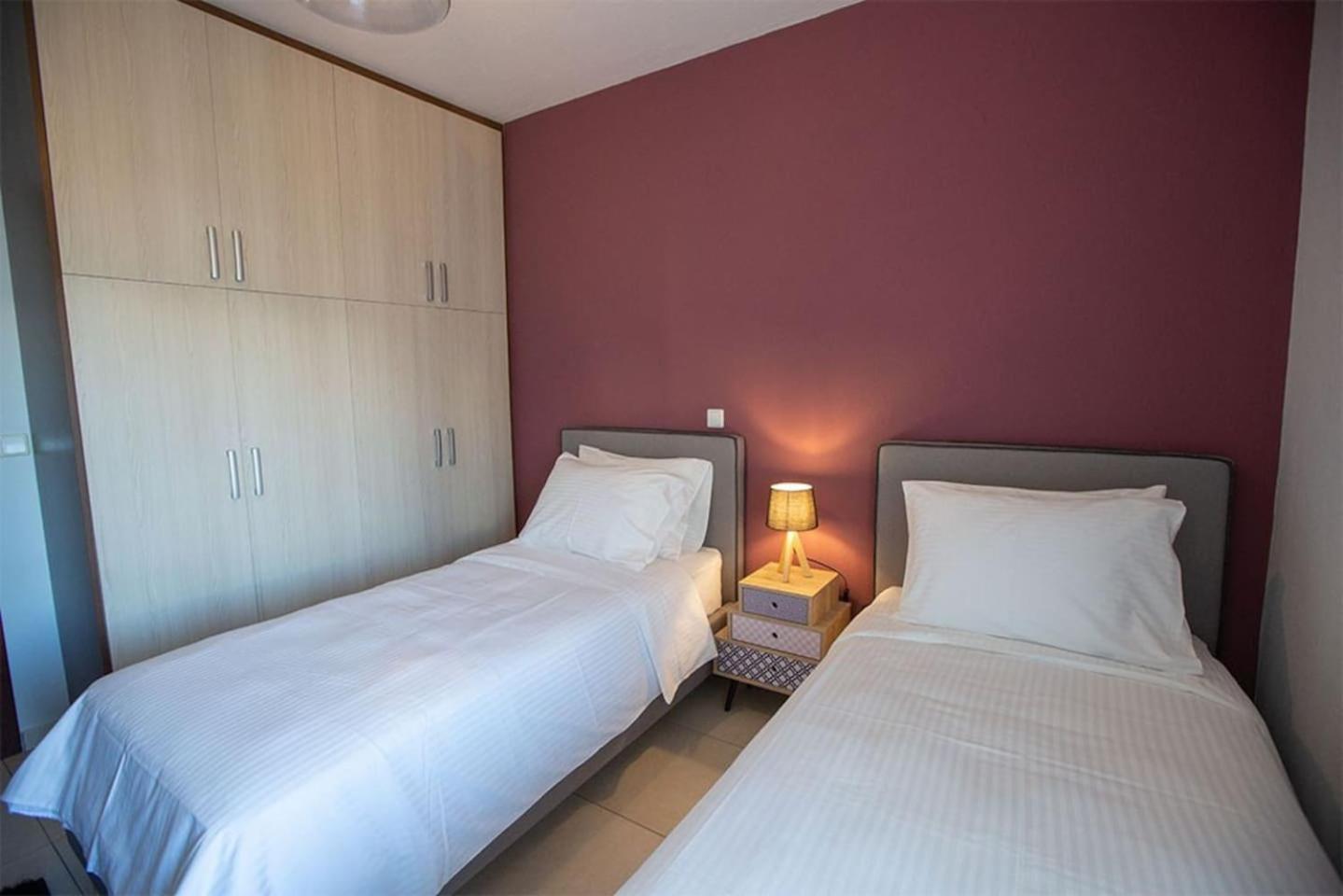 V Luxury Apartment 2 photo 2