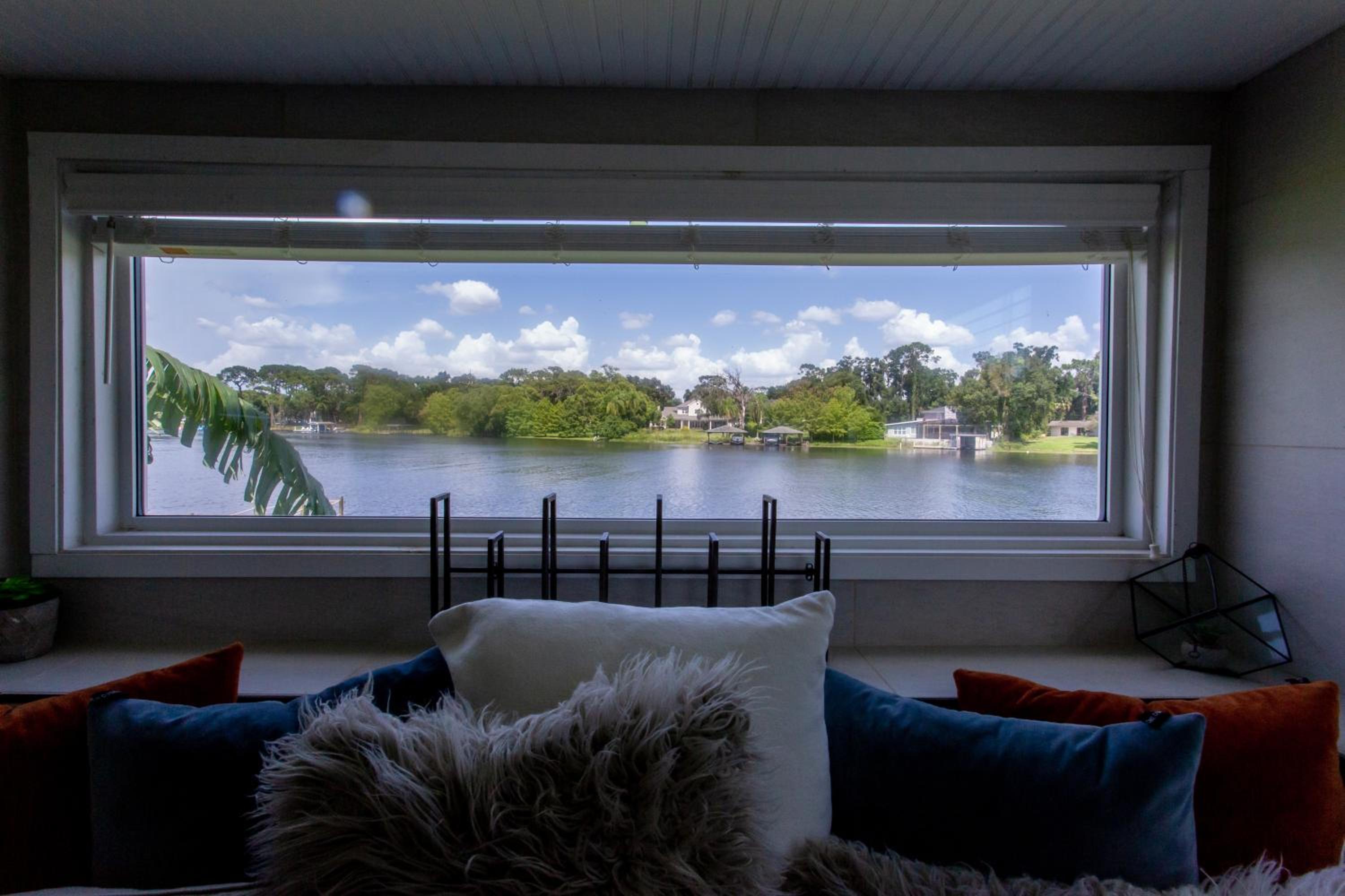 Orlando Lakefront Tiny Houses