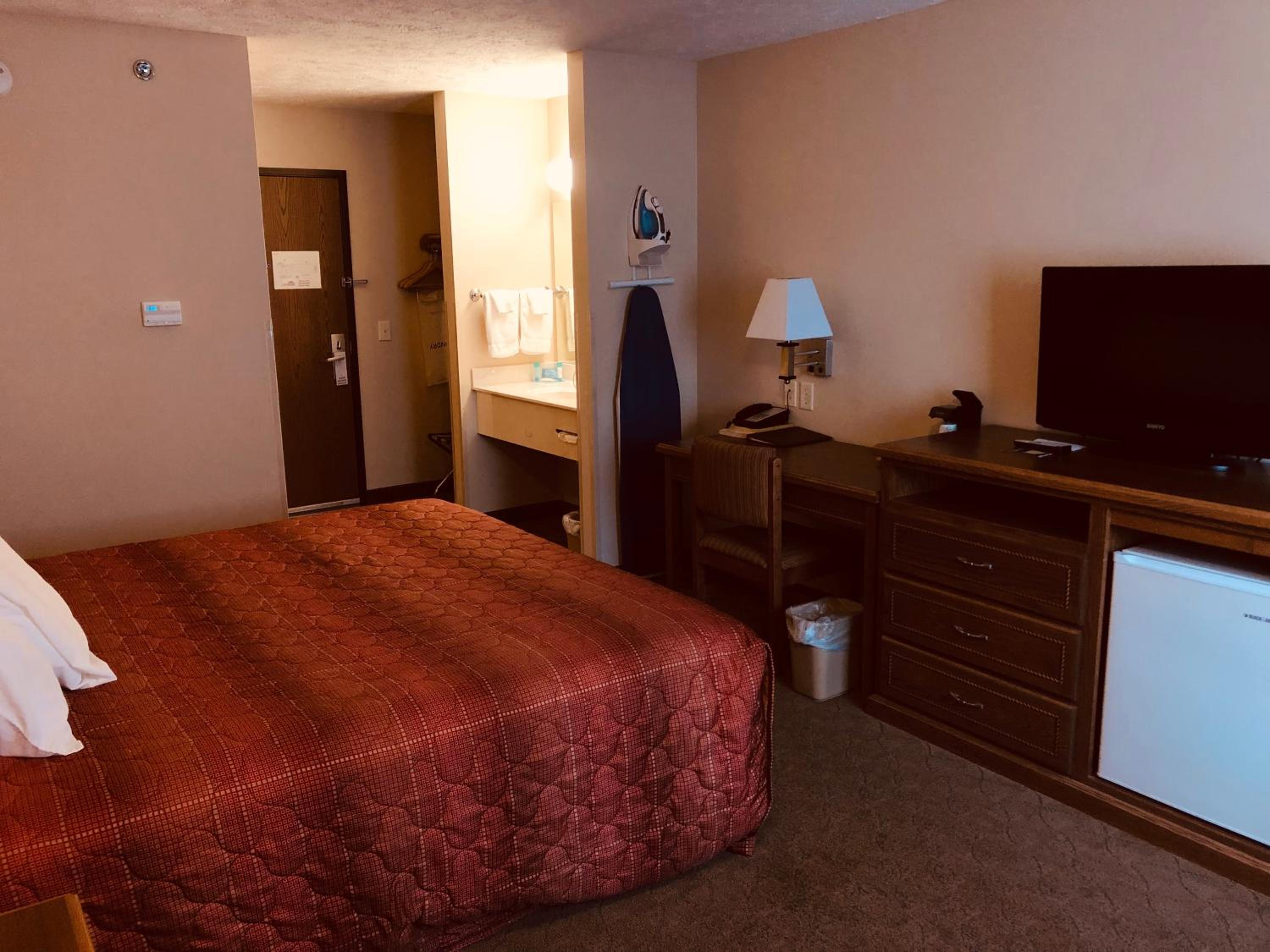 Shenandoah Inn  Suites - Property Image 7