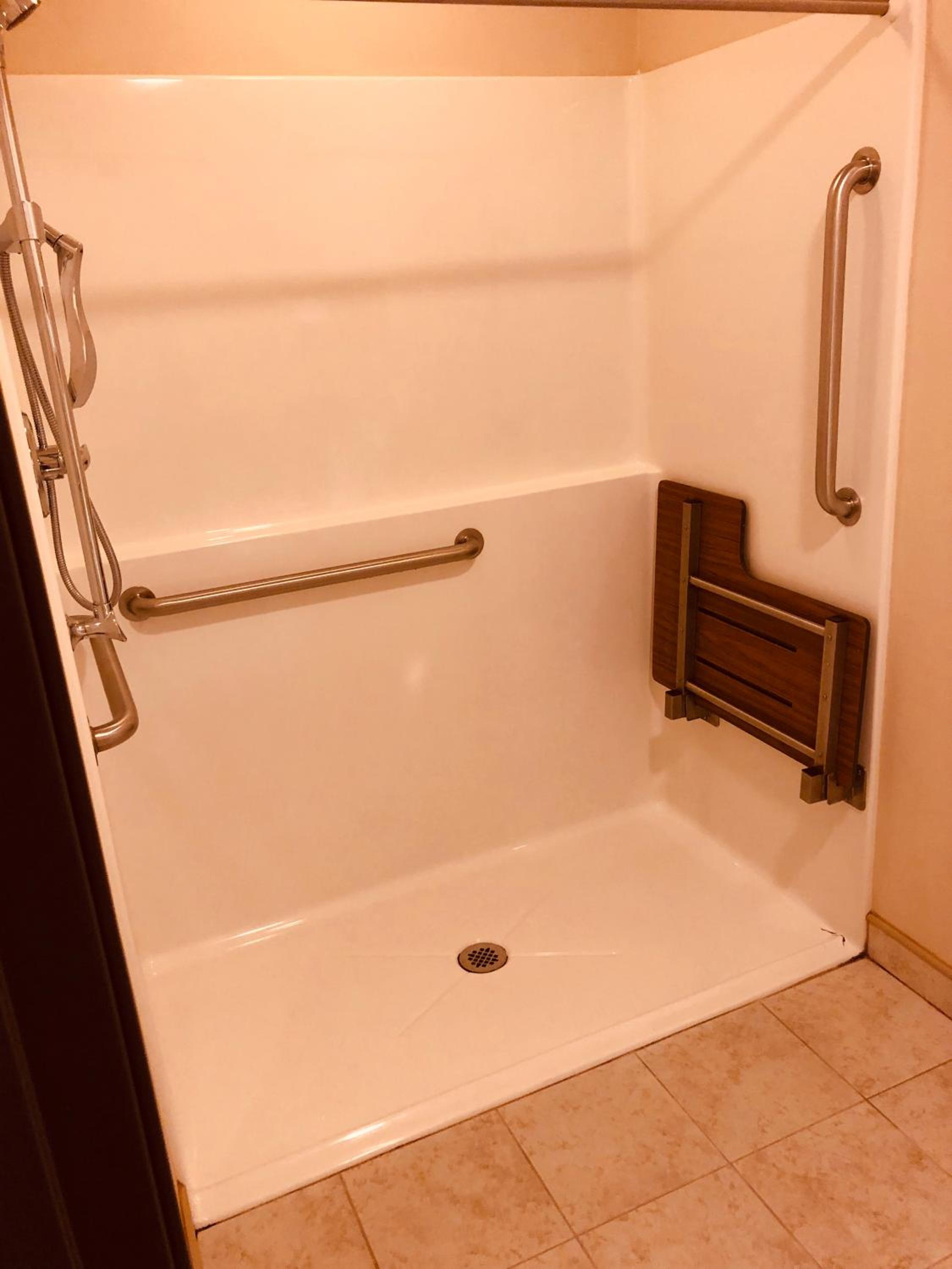 Shenandoah Inn Suites - Property Image 13