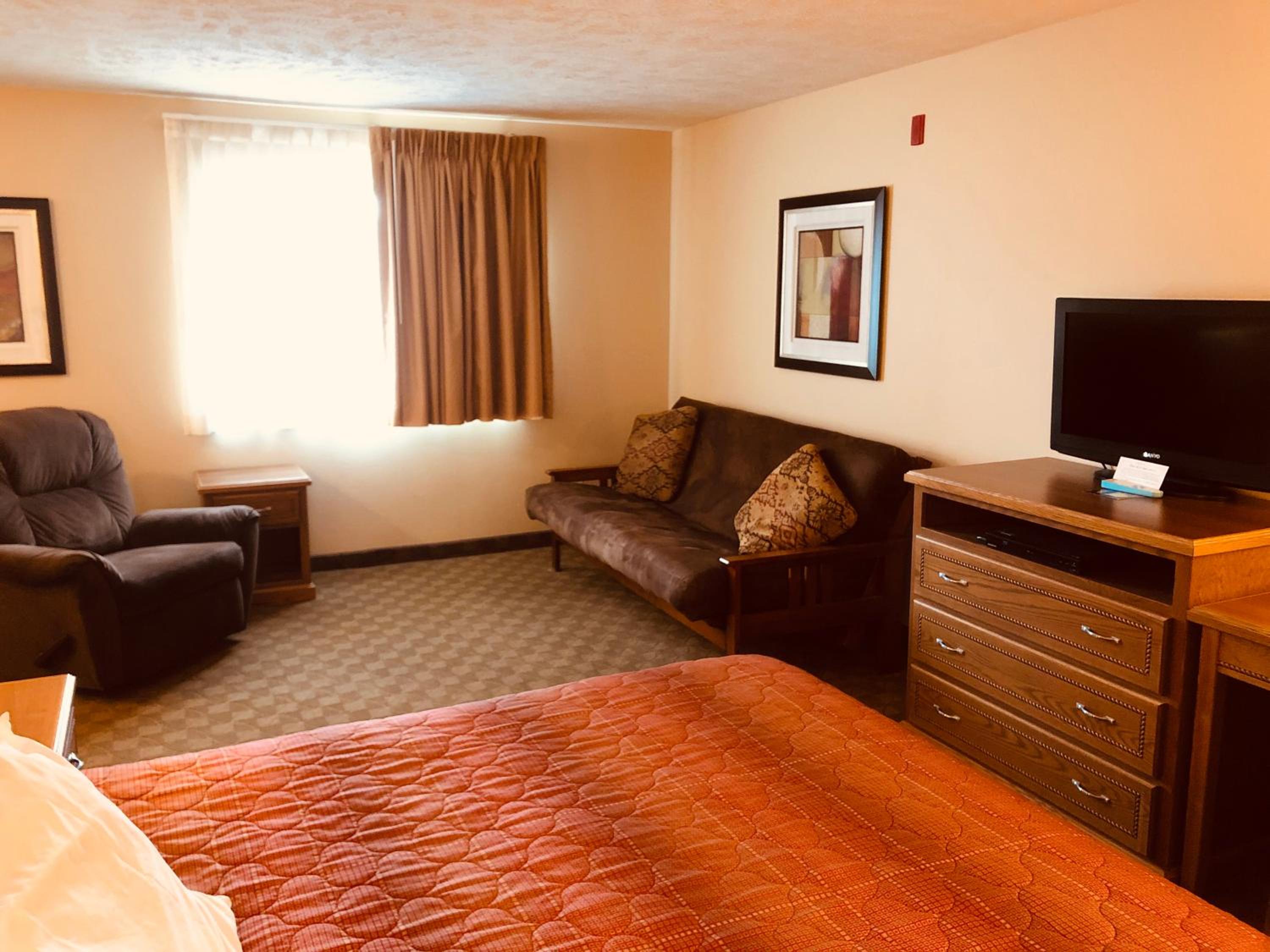 Shenandoah Inn  Suites - Property Image 2