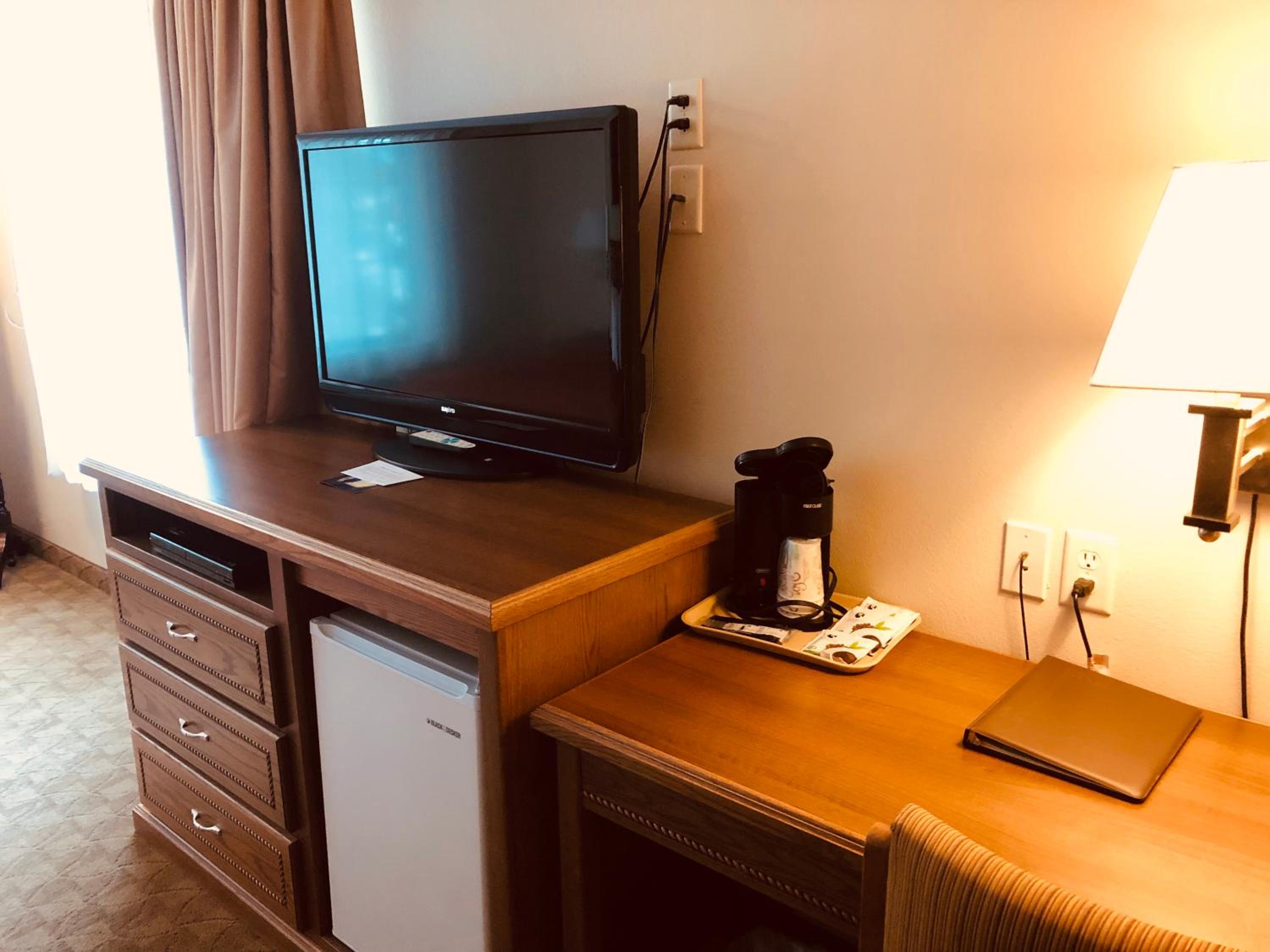 Shenandoah Inn Suites - Property Image 28