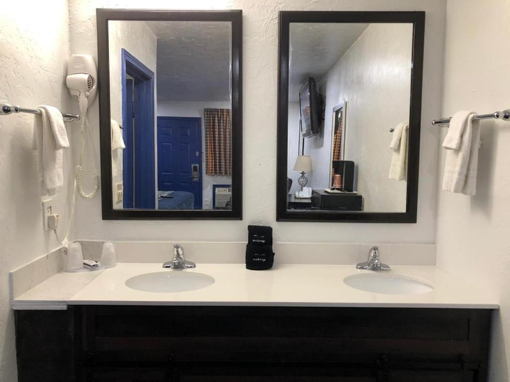 Budget Inn & Suites