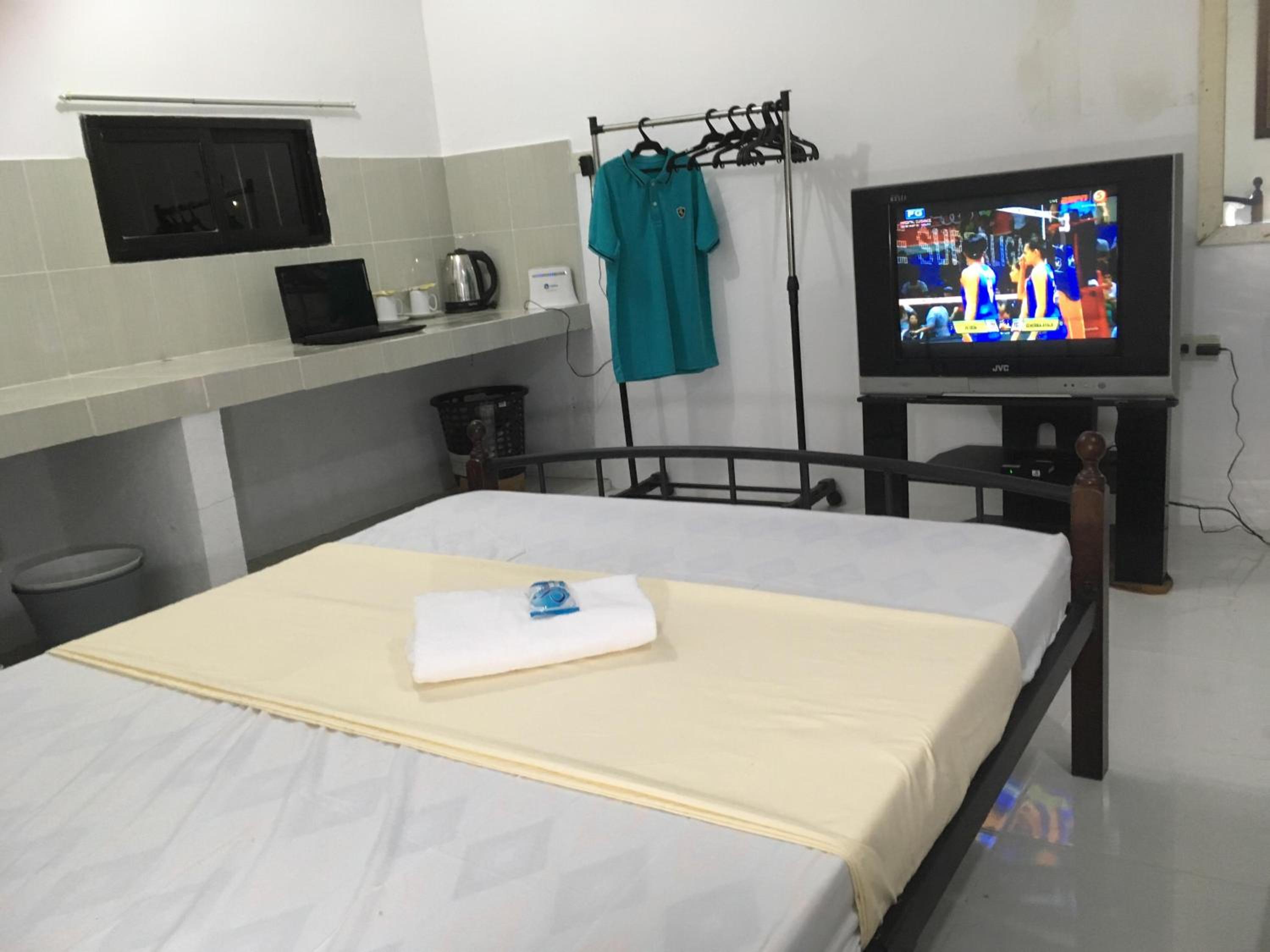 Silang Near Tagaytay Transient Rooms for Family view 4