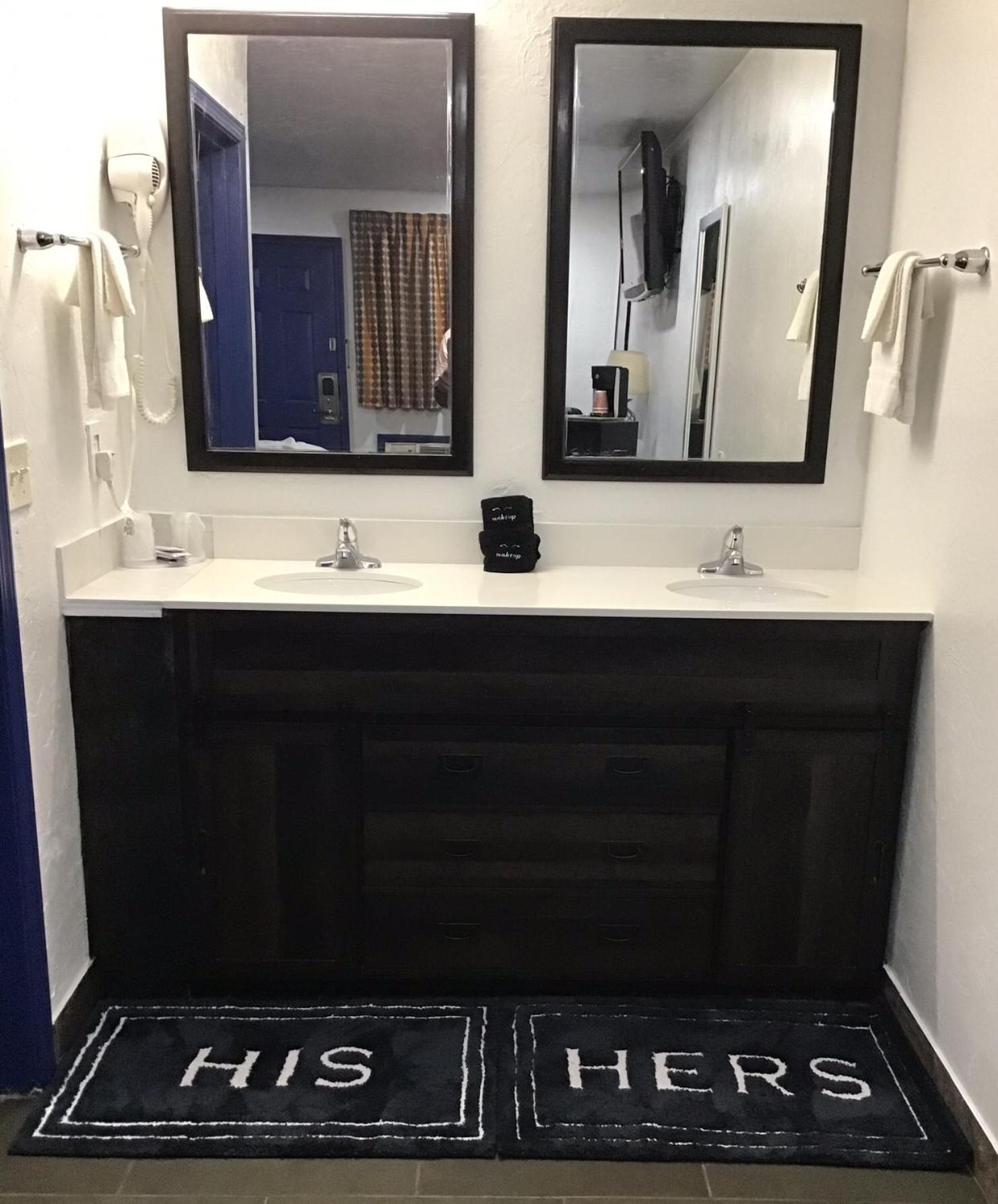 Budget Inn & Suites