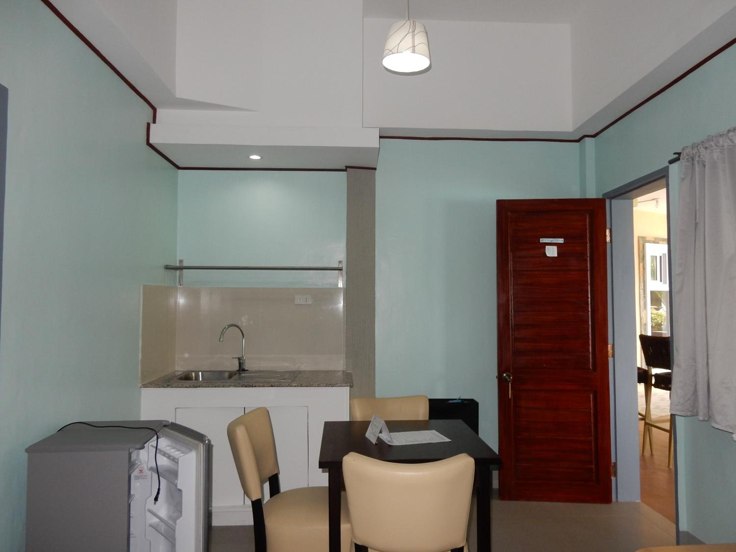 Oslob Seafari Resort