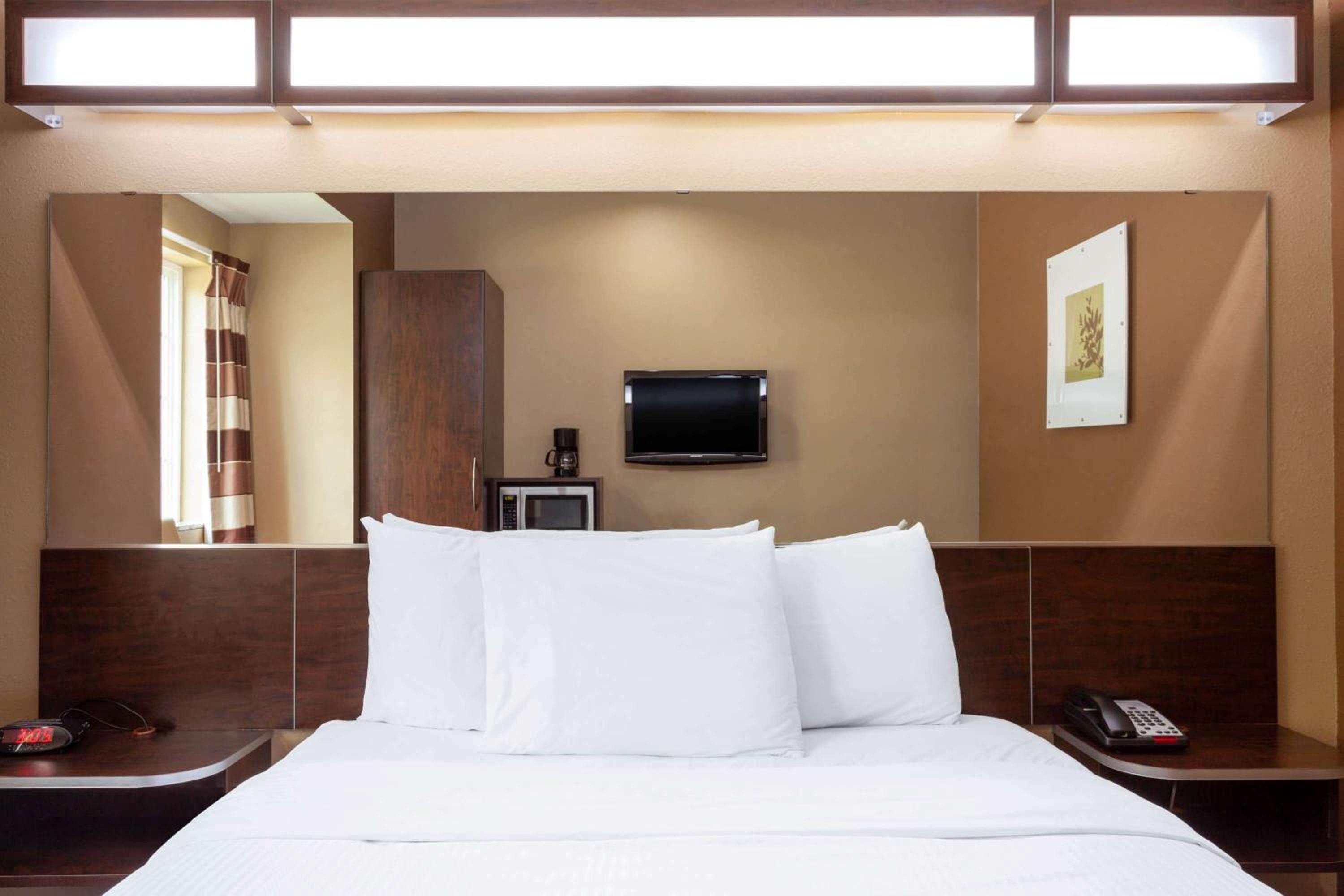 Microtel Inn & Suites by Wyndham Columbia
