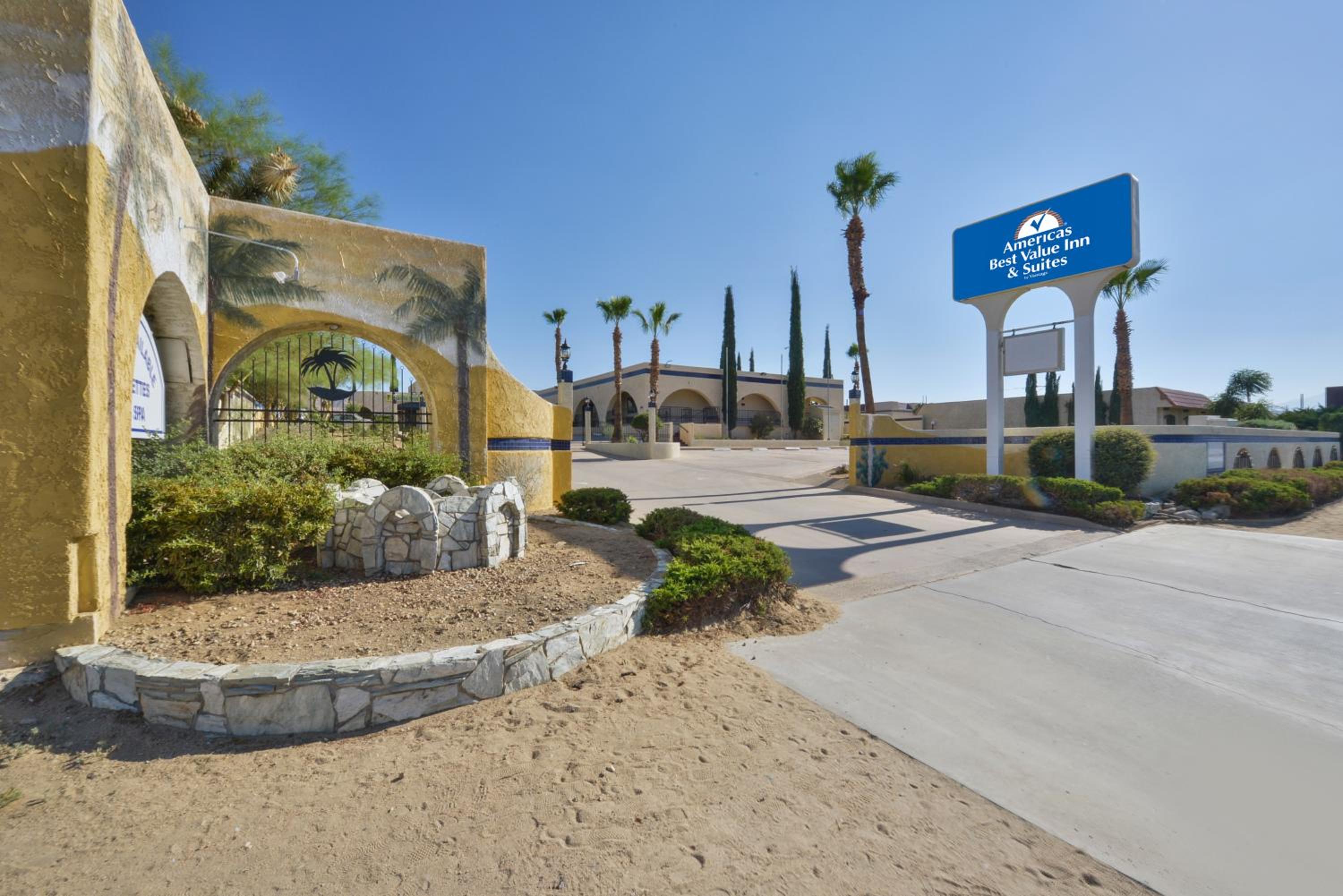 Hotel Americas Best Value Inn and Suites -Yucca Valley - Image 1