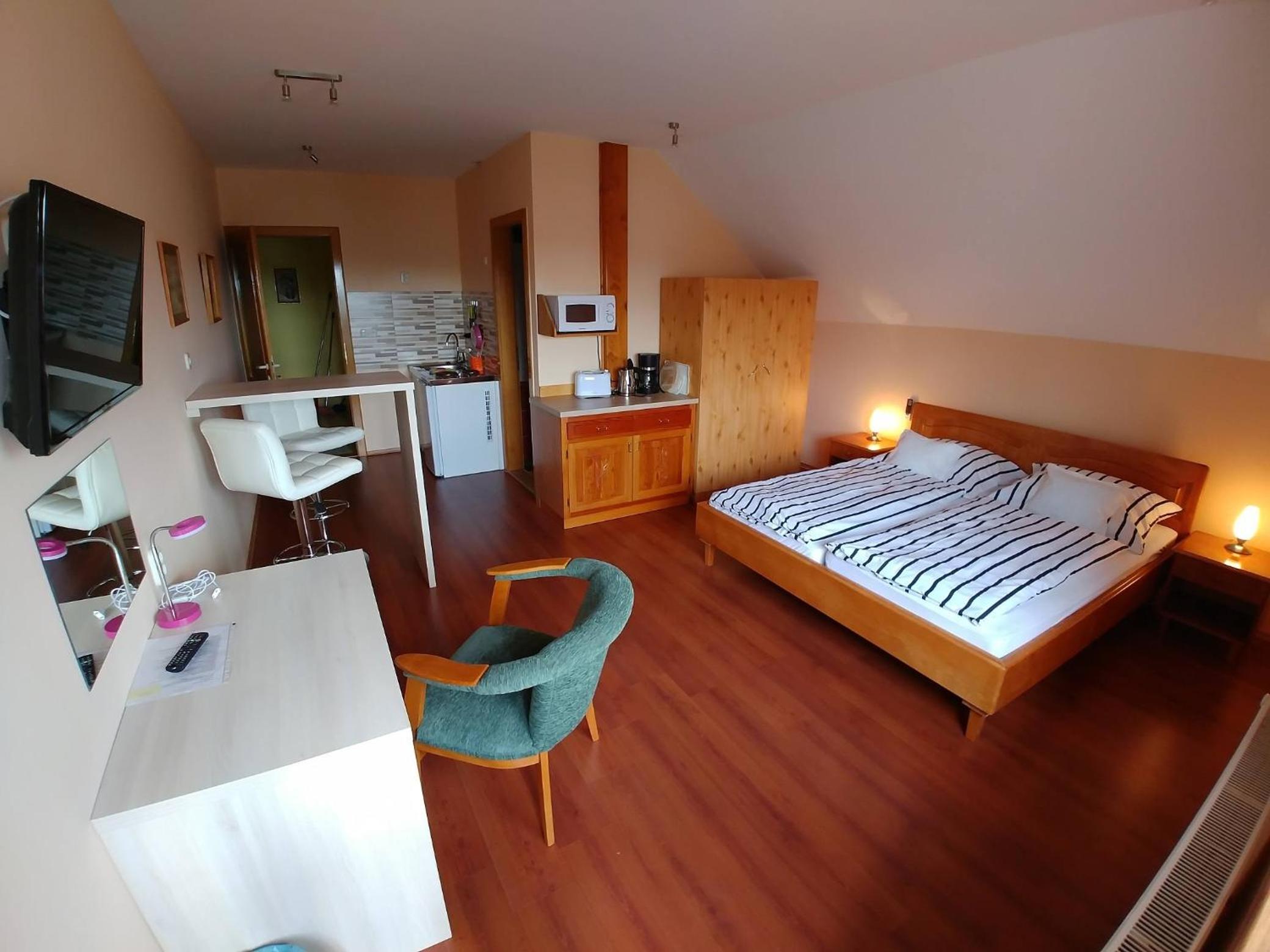 Ciklámen apartman view 4