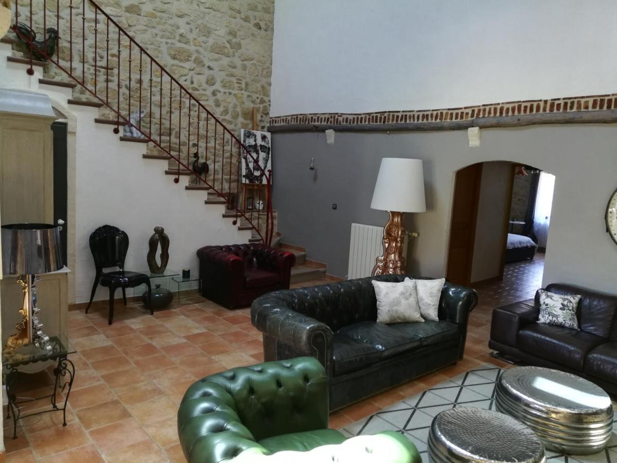 VILLA ARTEMiA