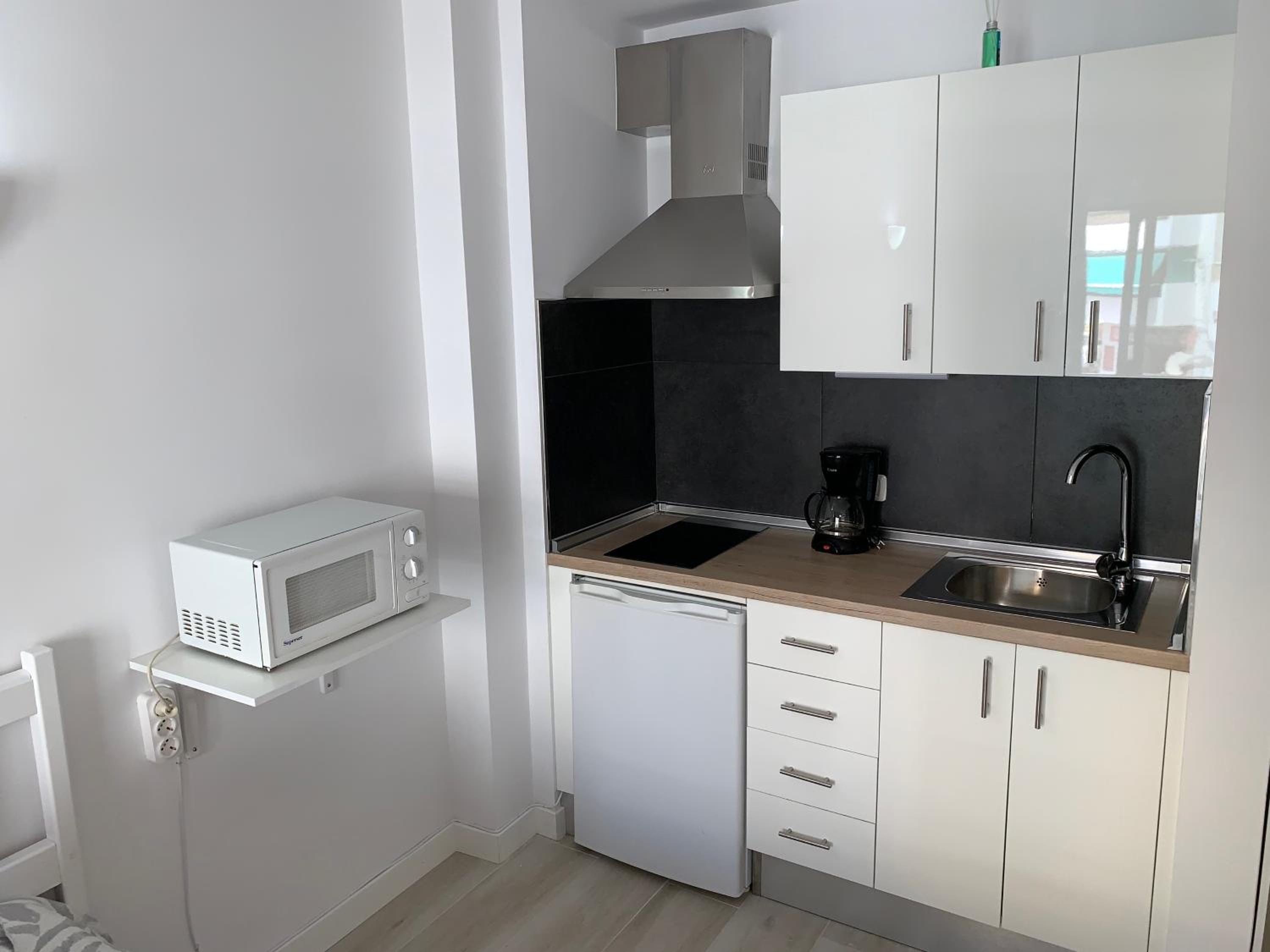 Cozy Studio in Los Cristianos Beach FREE WIFI view 5