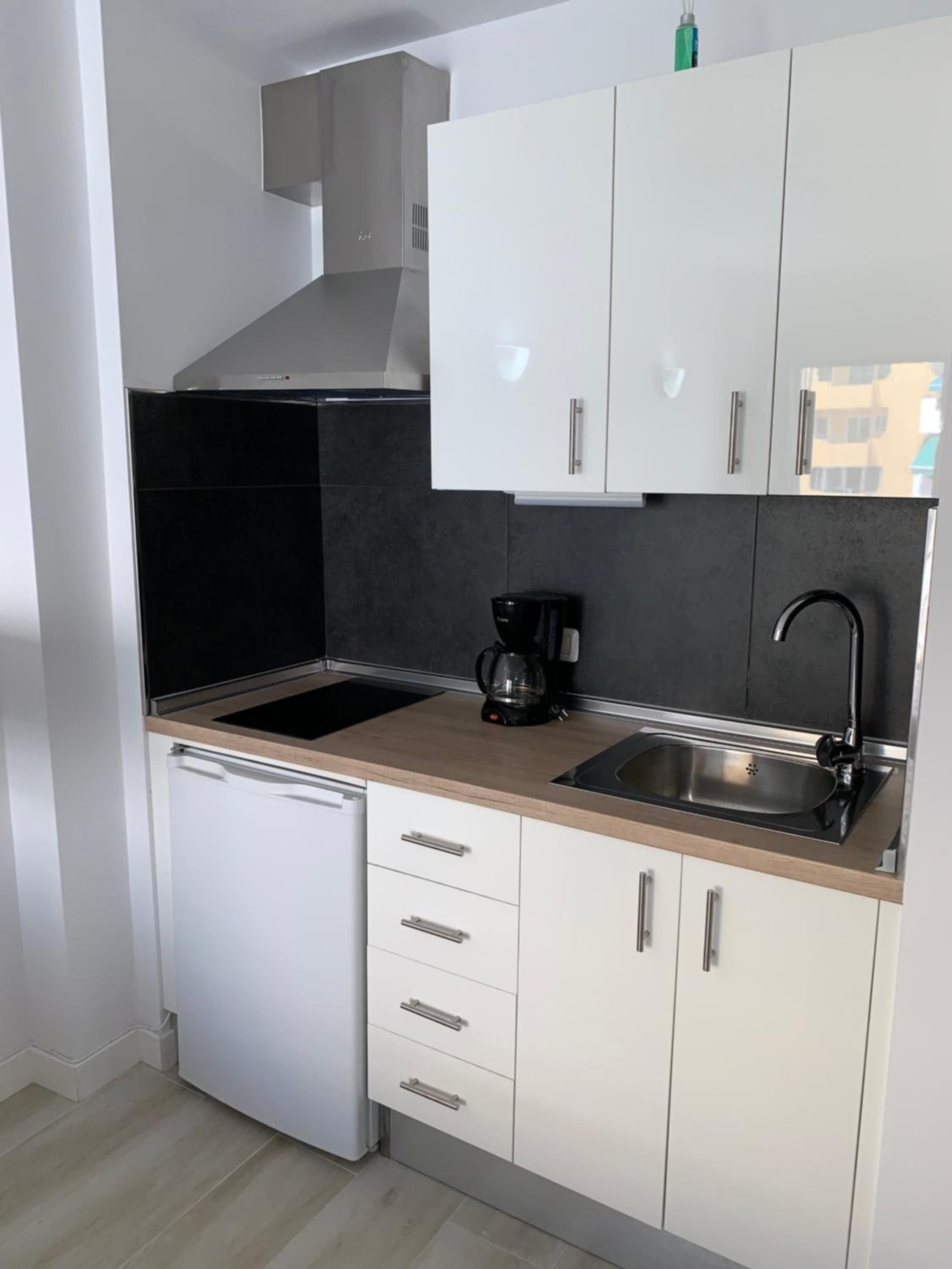Cozy Studio in Los Cristianos Beach FREE WIFI view 4