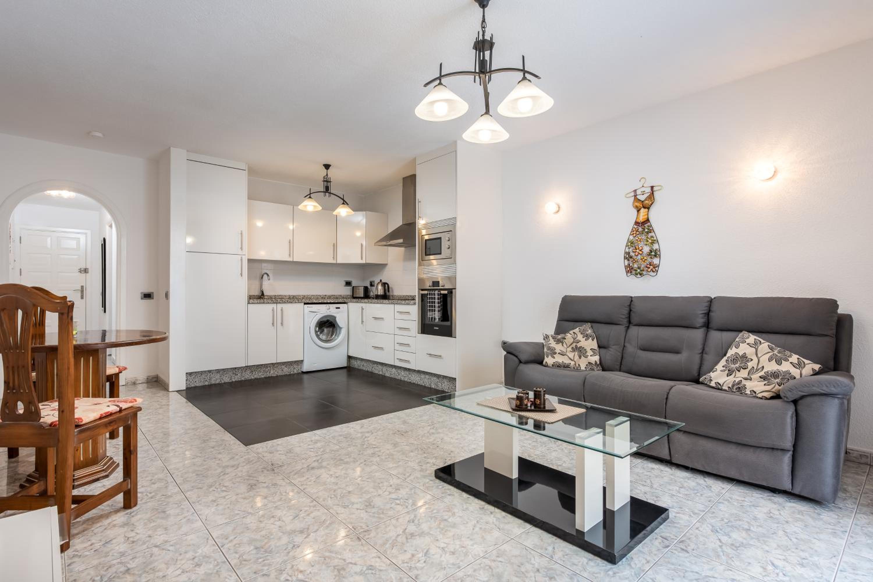 Victoria Court Modern 1 Bed Apartment Los Cristianos Tenerife view 3