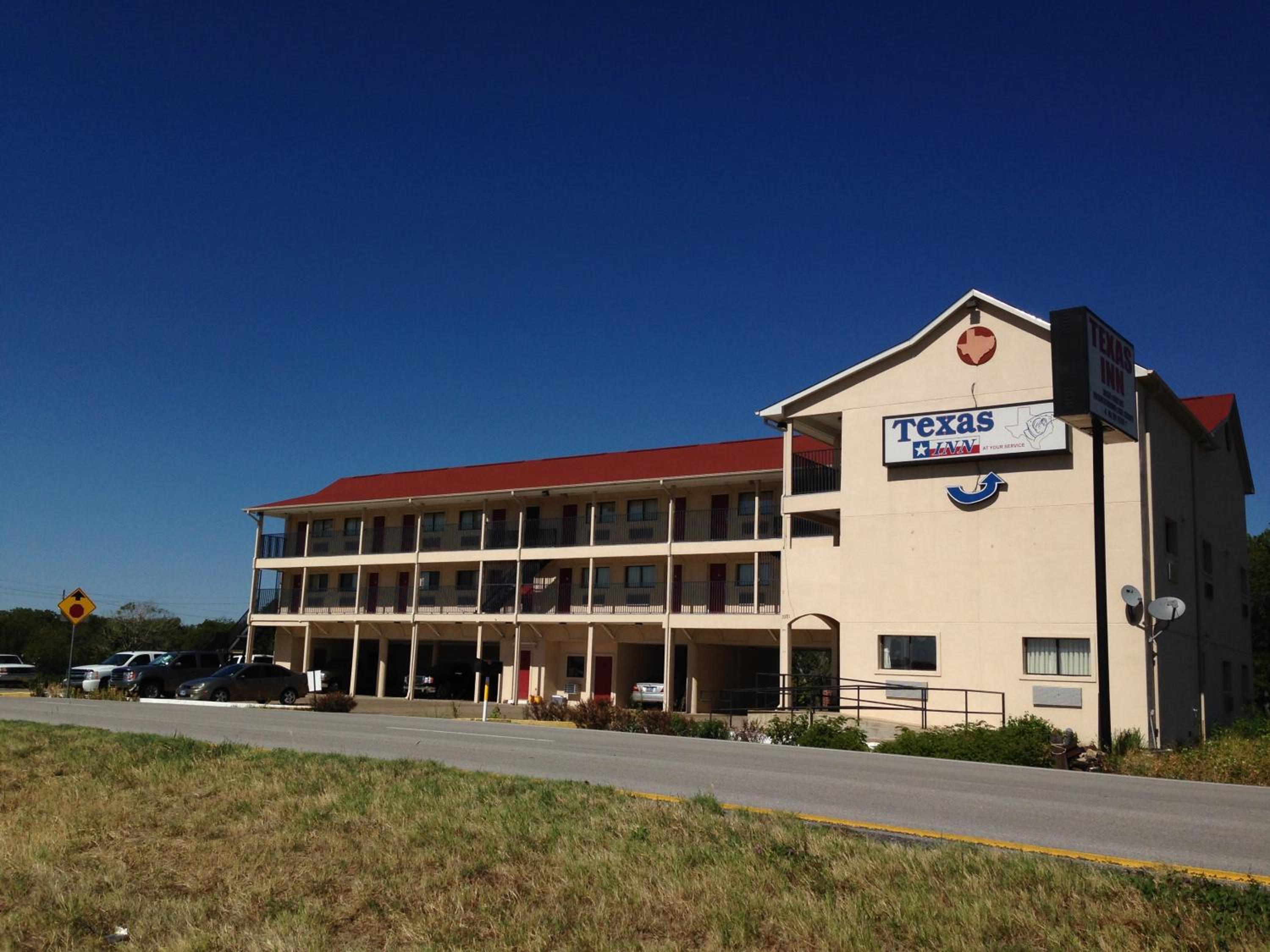 Texas Inn Waxahachie - Property Image 5