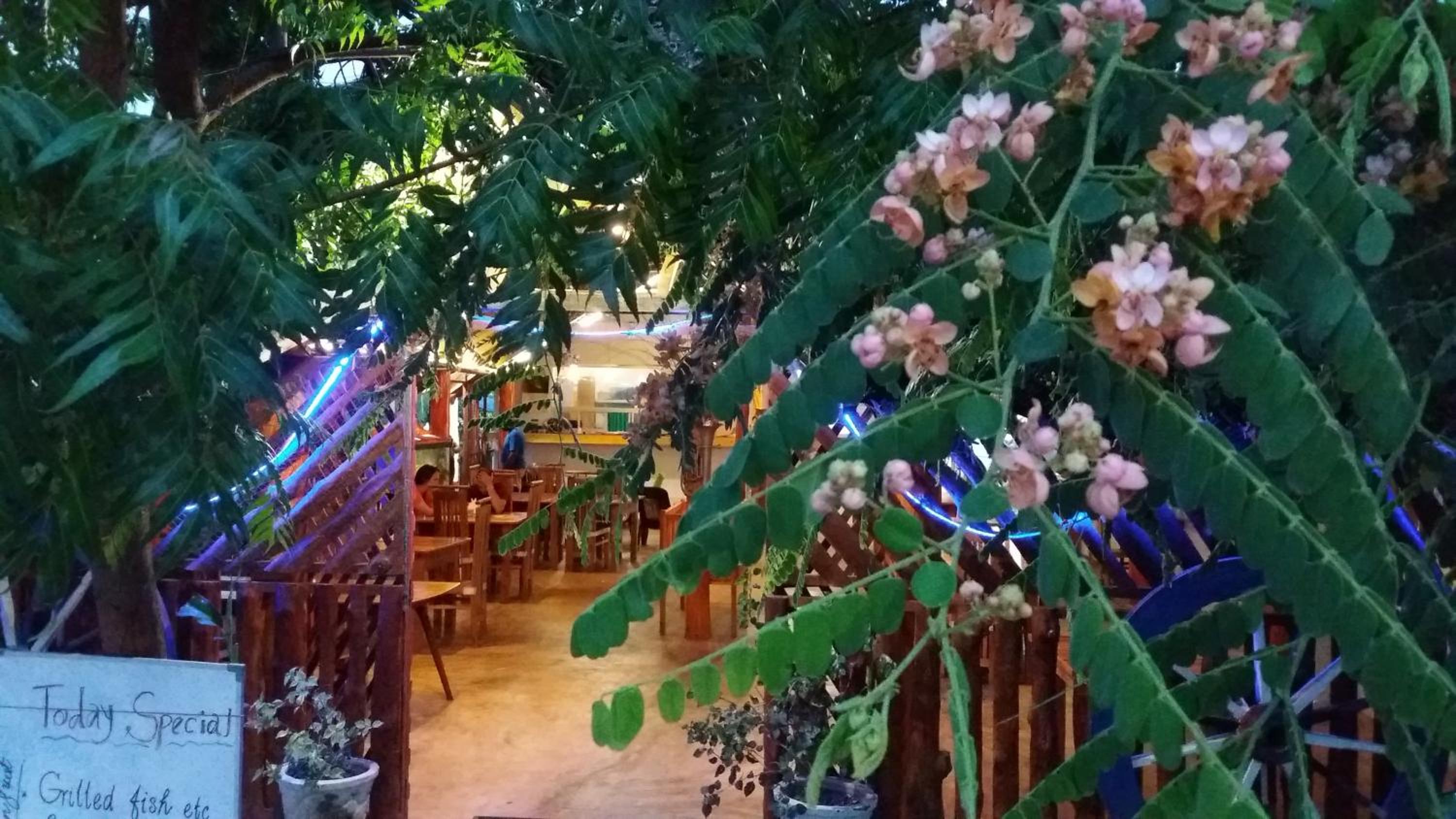 Shan Guest and Restaurant Nilaveli