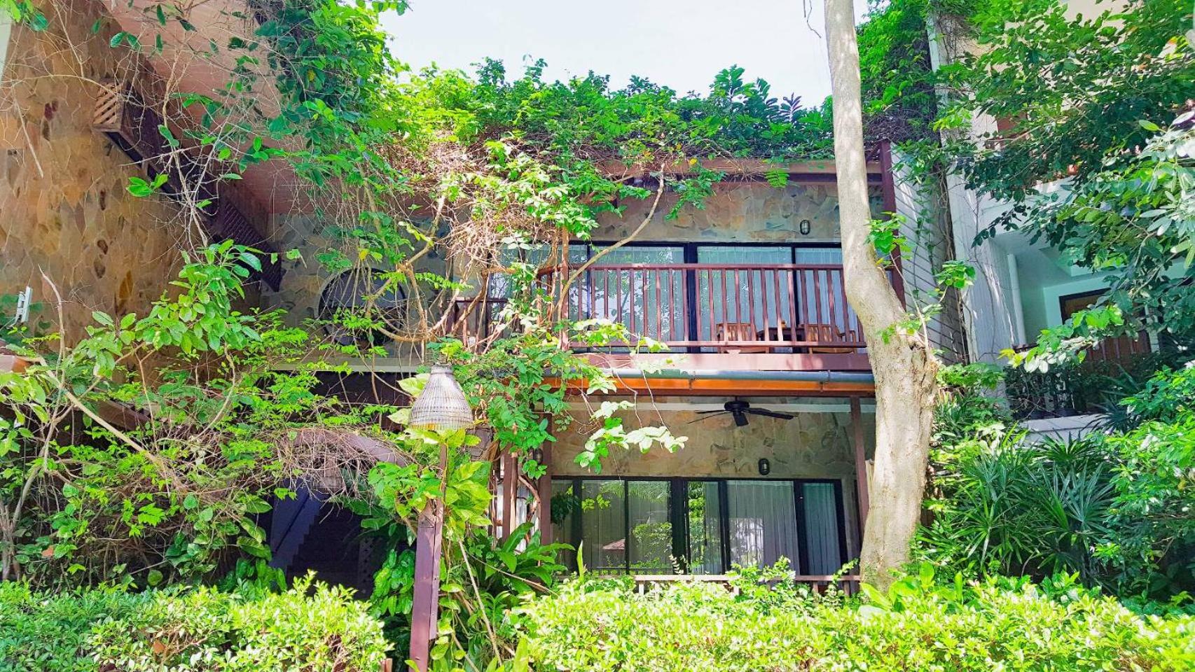 Birds and Bees Resort
