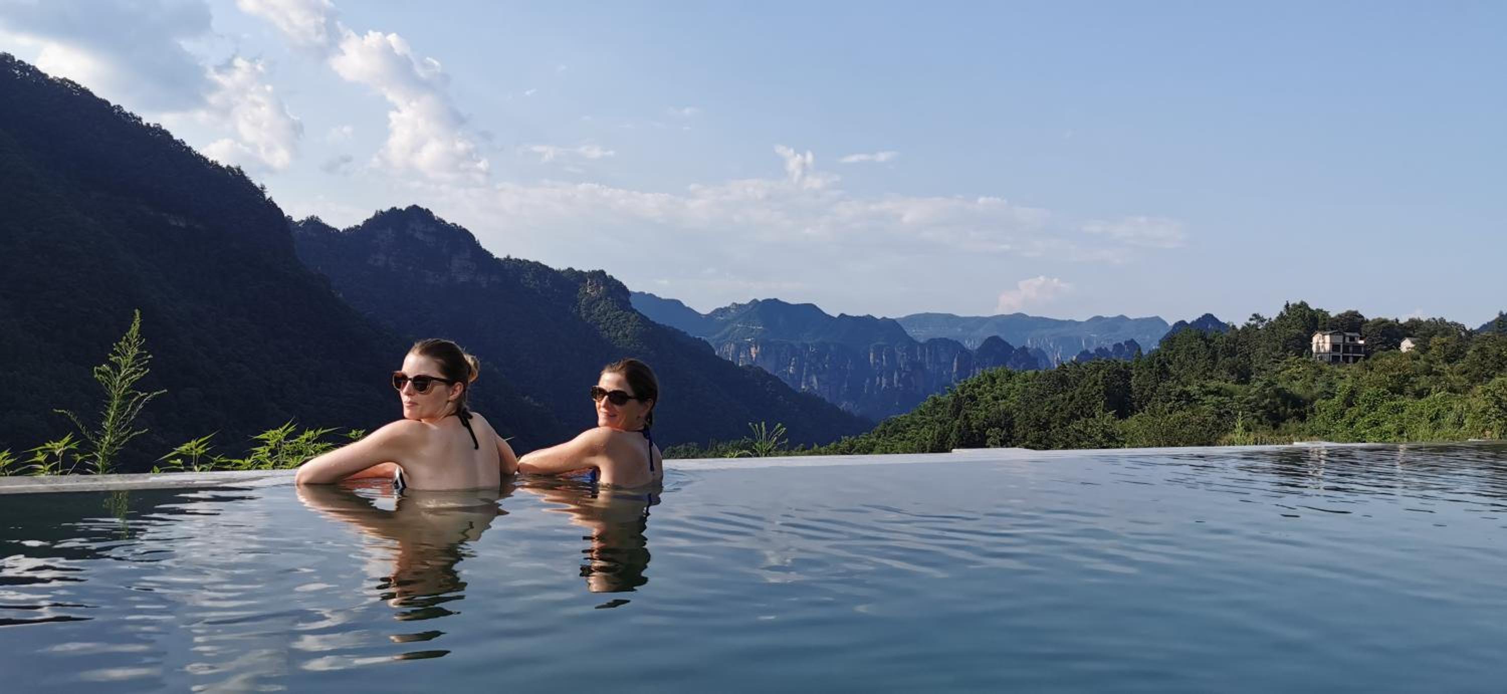 Zhangjiajie national park Purespace --2nights 1free pick-up&book tickets&5min to park