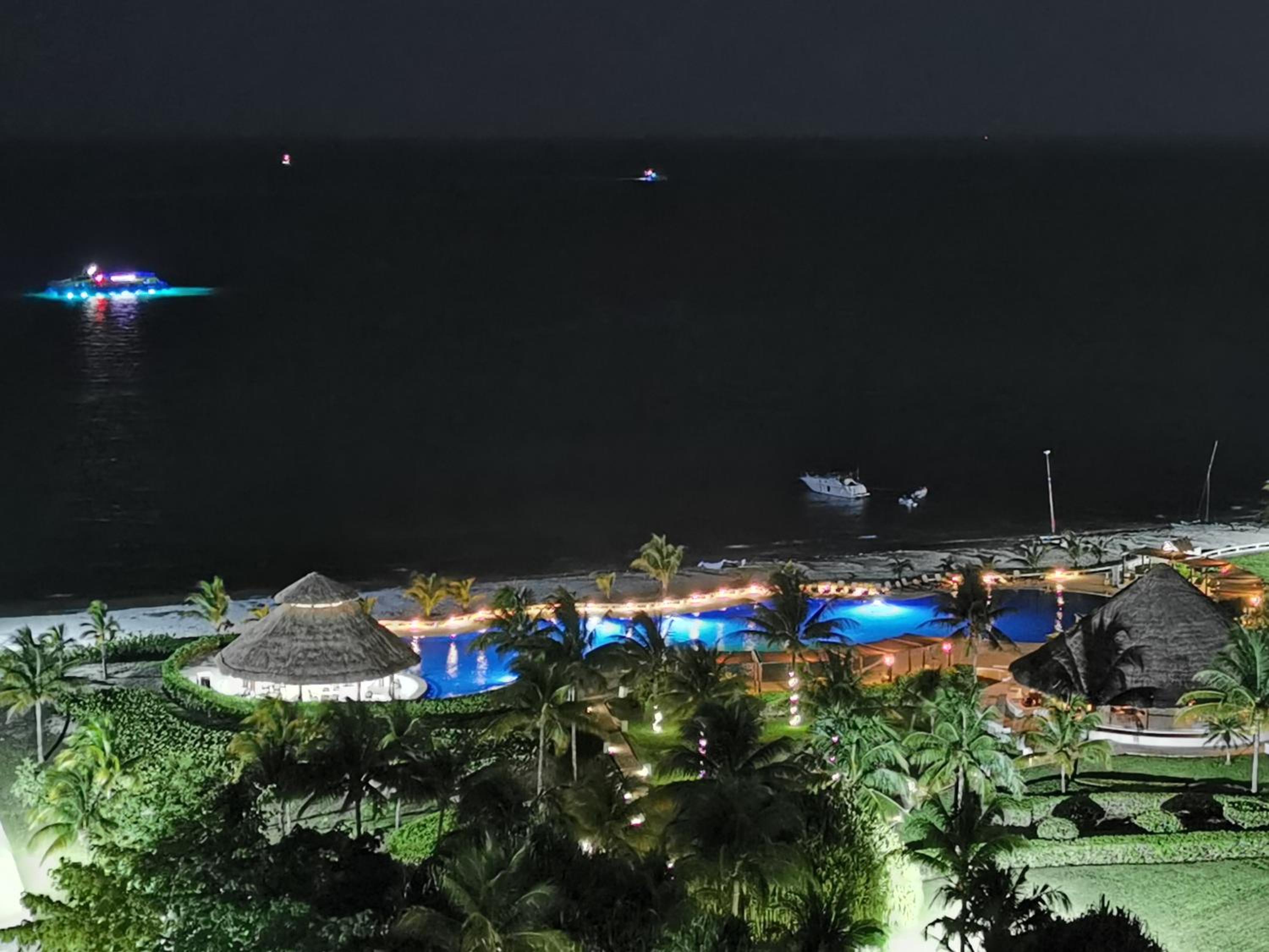 Pent House amazing View beachfront CANCUN