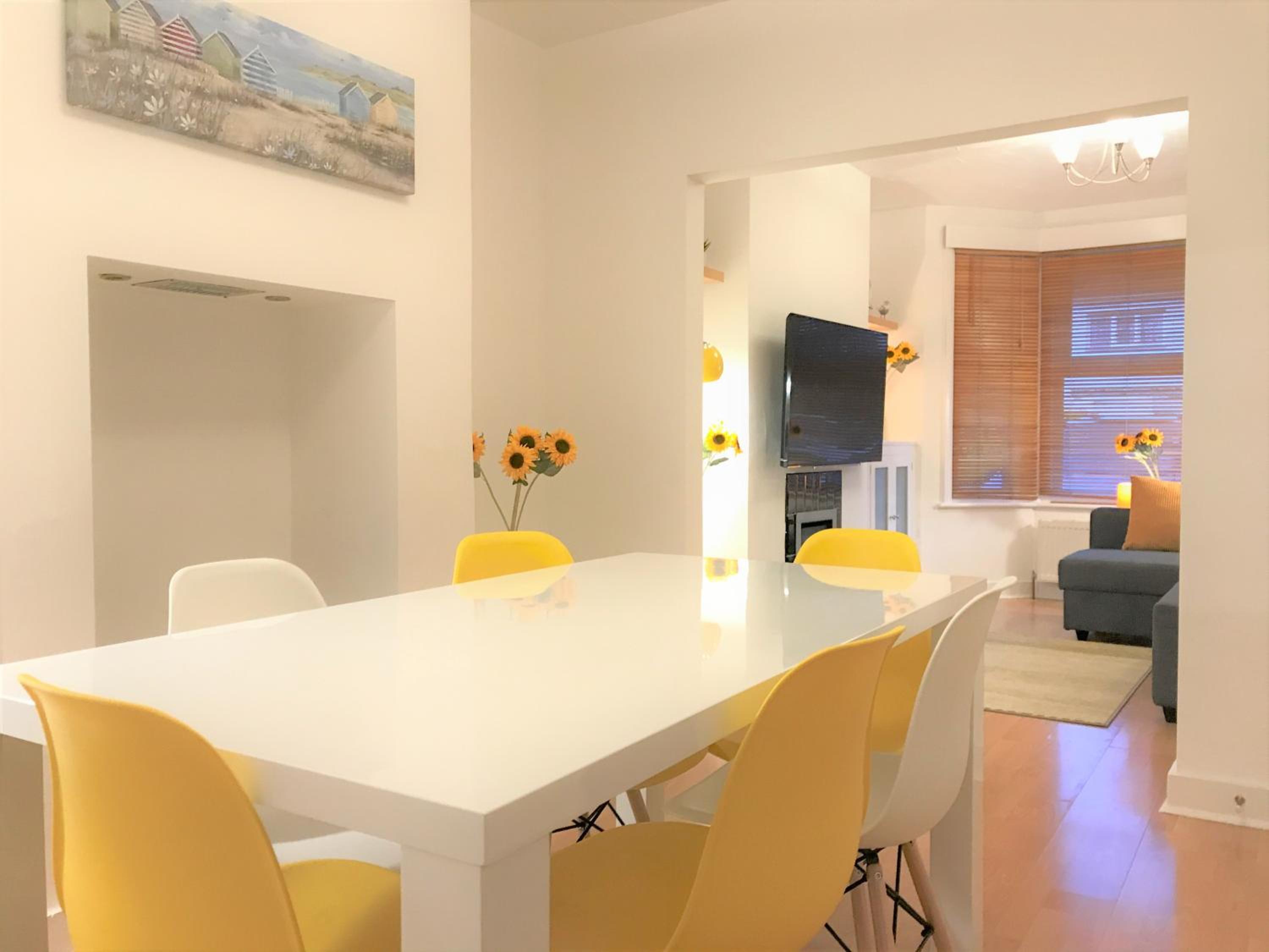Worthing Vacations - Seaside House with Parking - Property Image 3