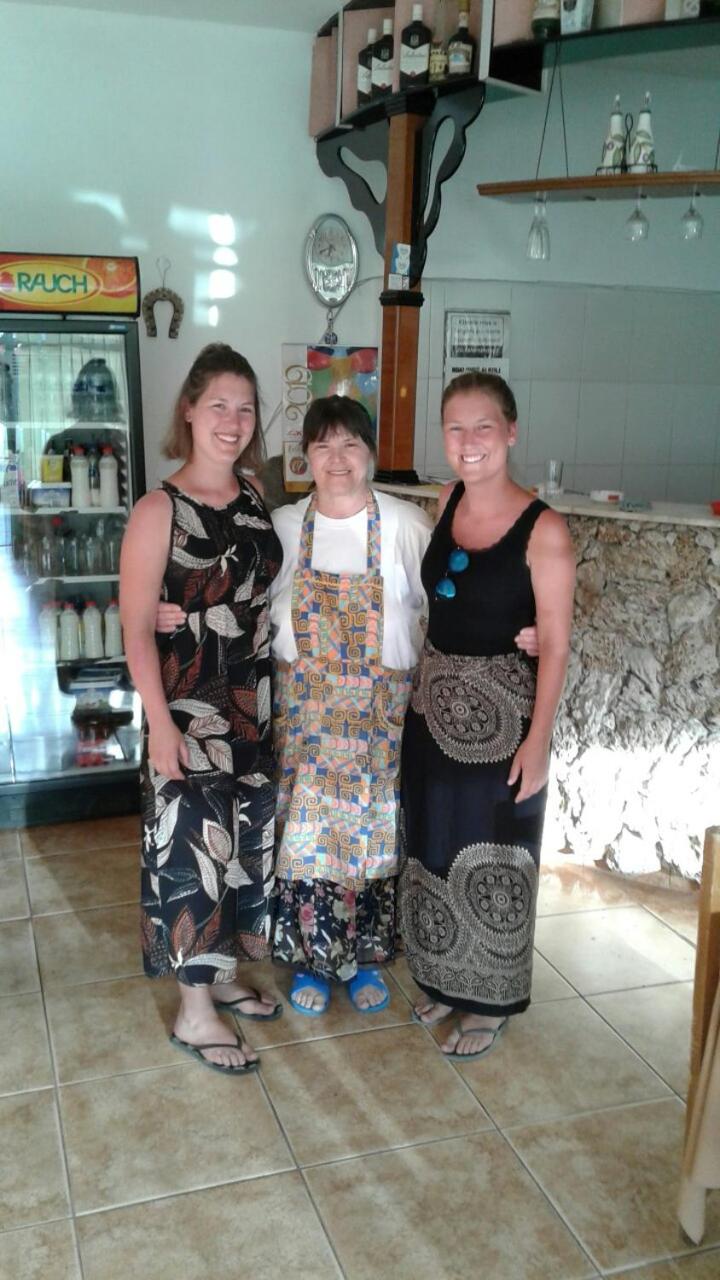 Nako Guest House bar&restaurants