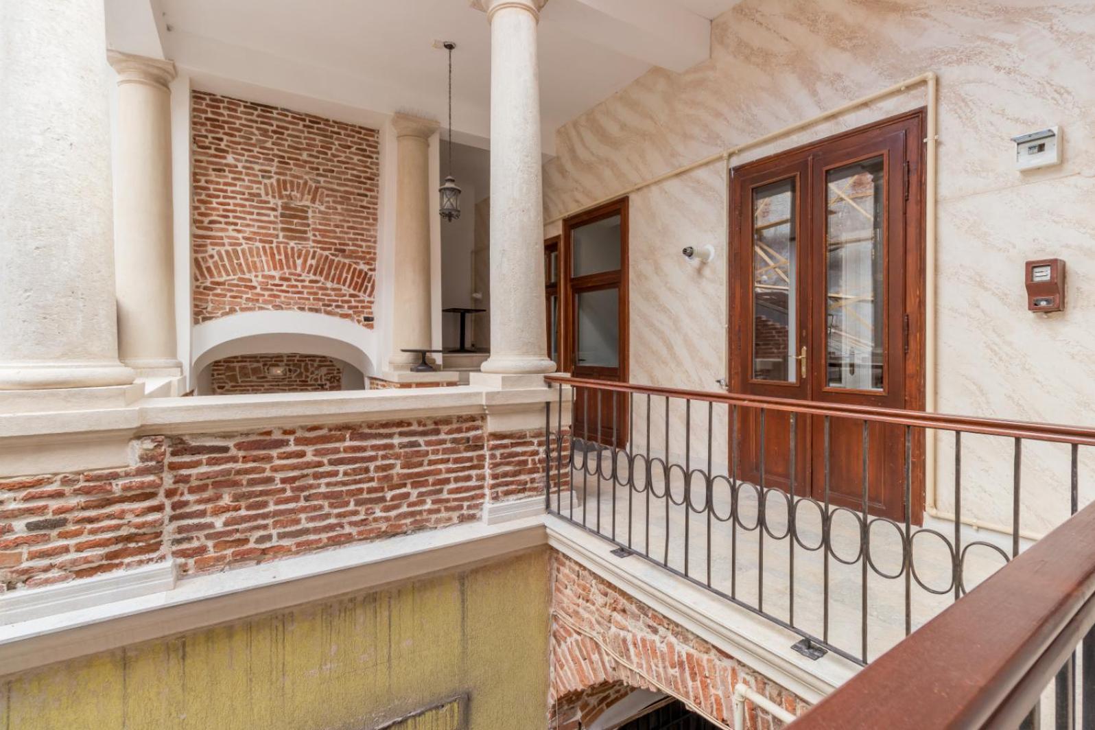 Hotel Mid City Apartments - Image 1