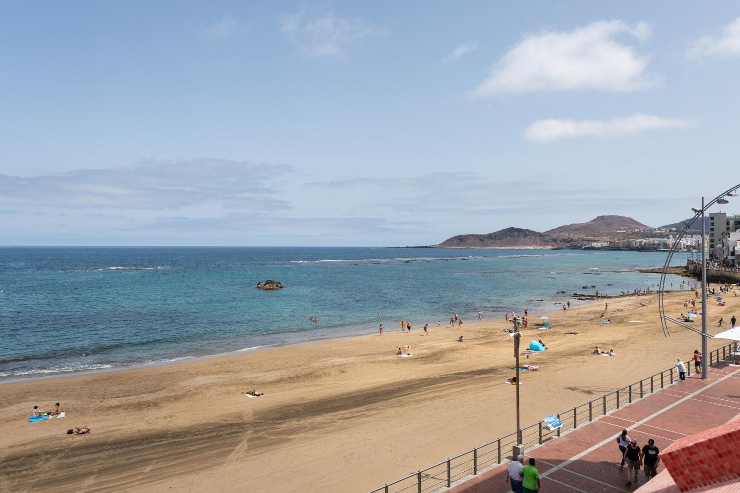 Nice beach views with terrace By CanariasGetaway