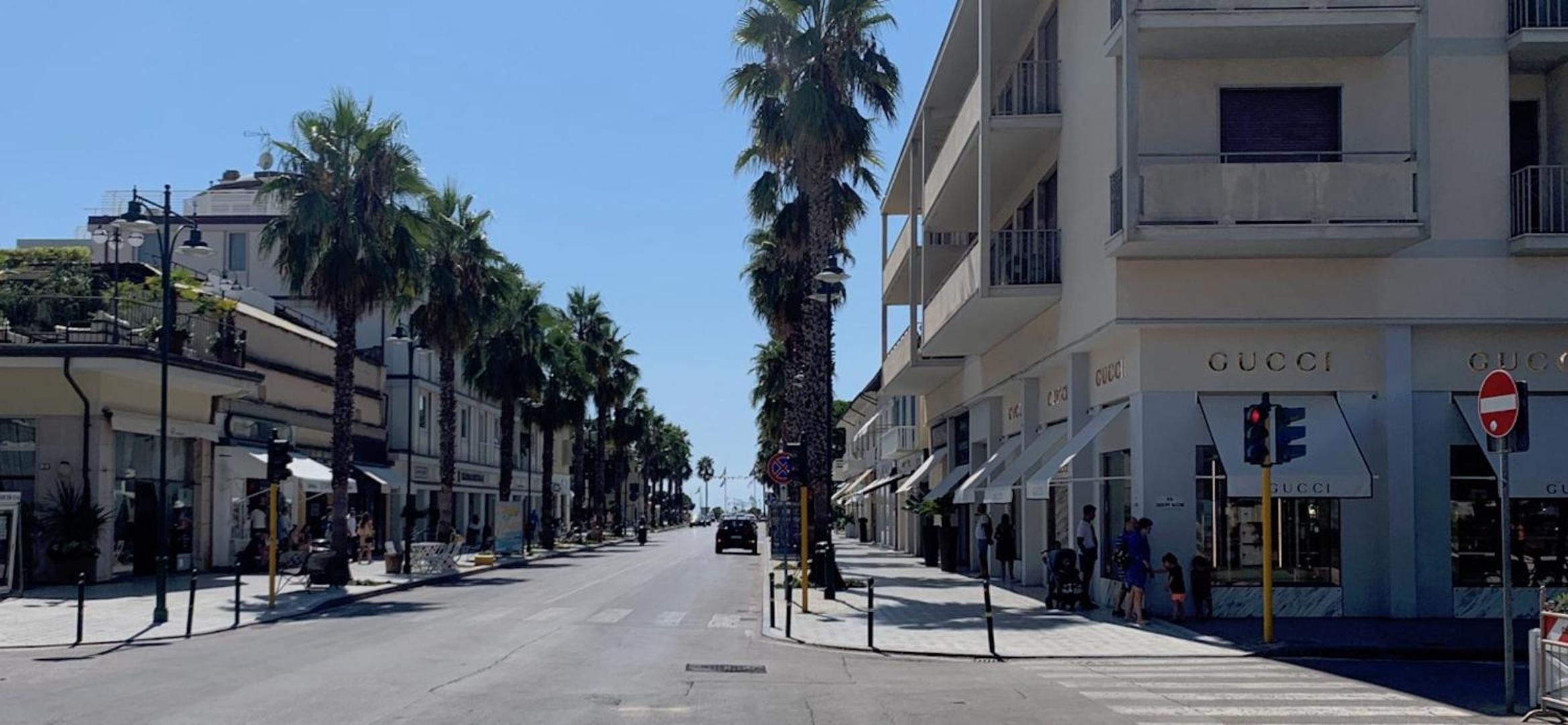 Stunning Apartment 300mt by the sea Forte dei Marmi view 5