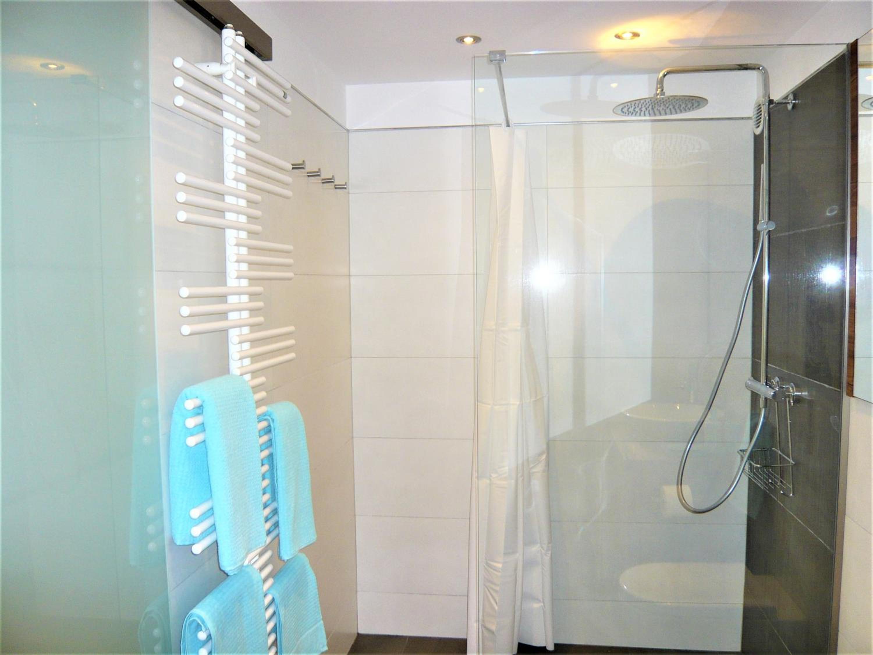 Photo 43