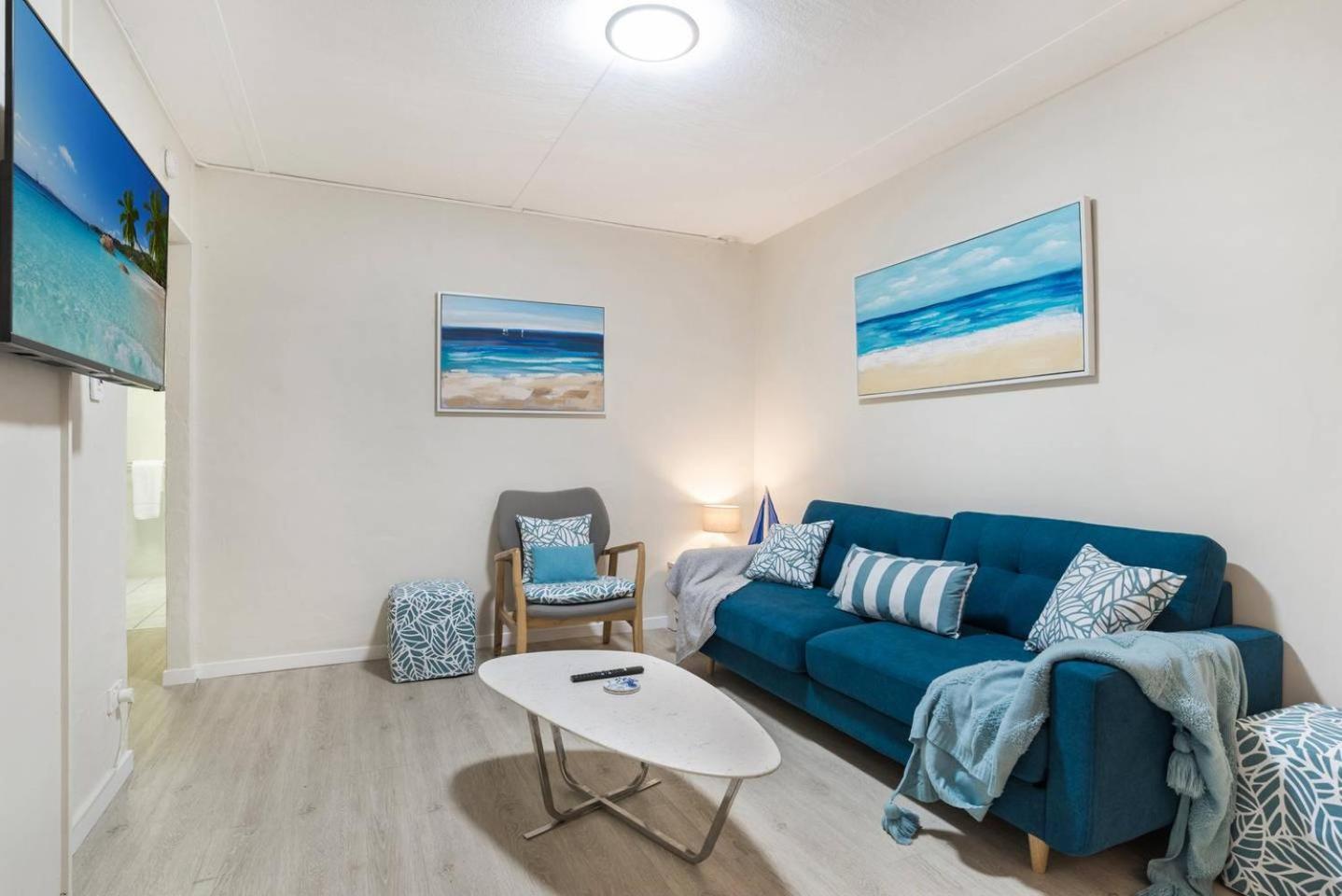 Rare! Modern Unit with Private Fenced garden Close to The Beach PC5 view 3
