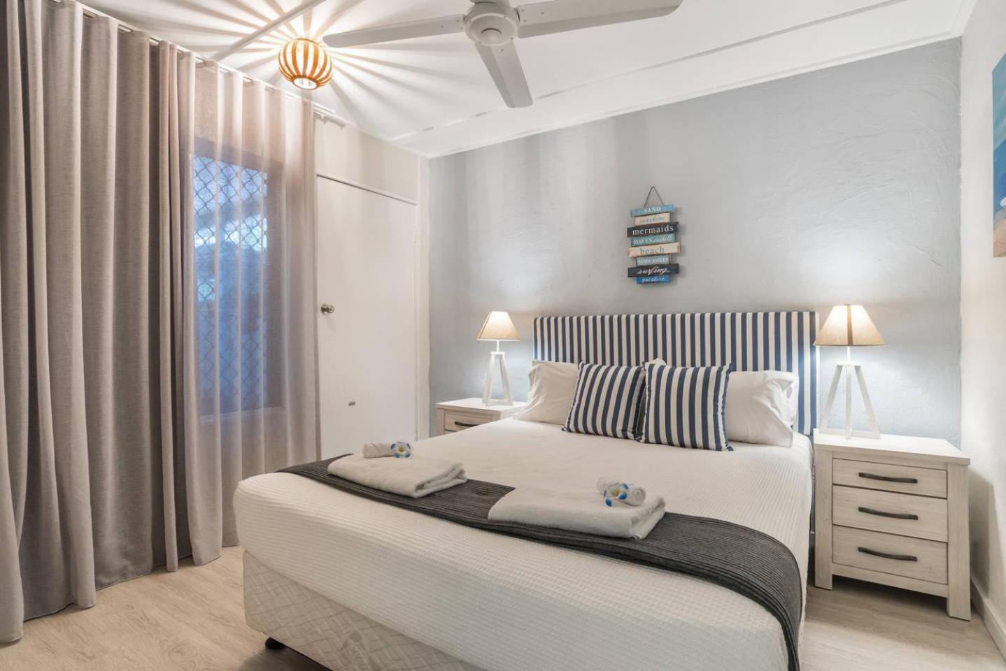 Rare! Modern Unit with Private Fenced garden Close to The Beach PC5 view 2