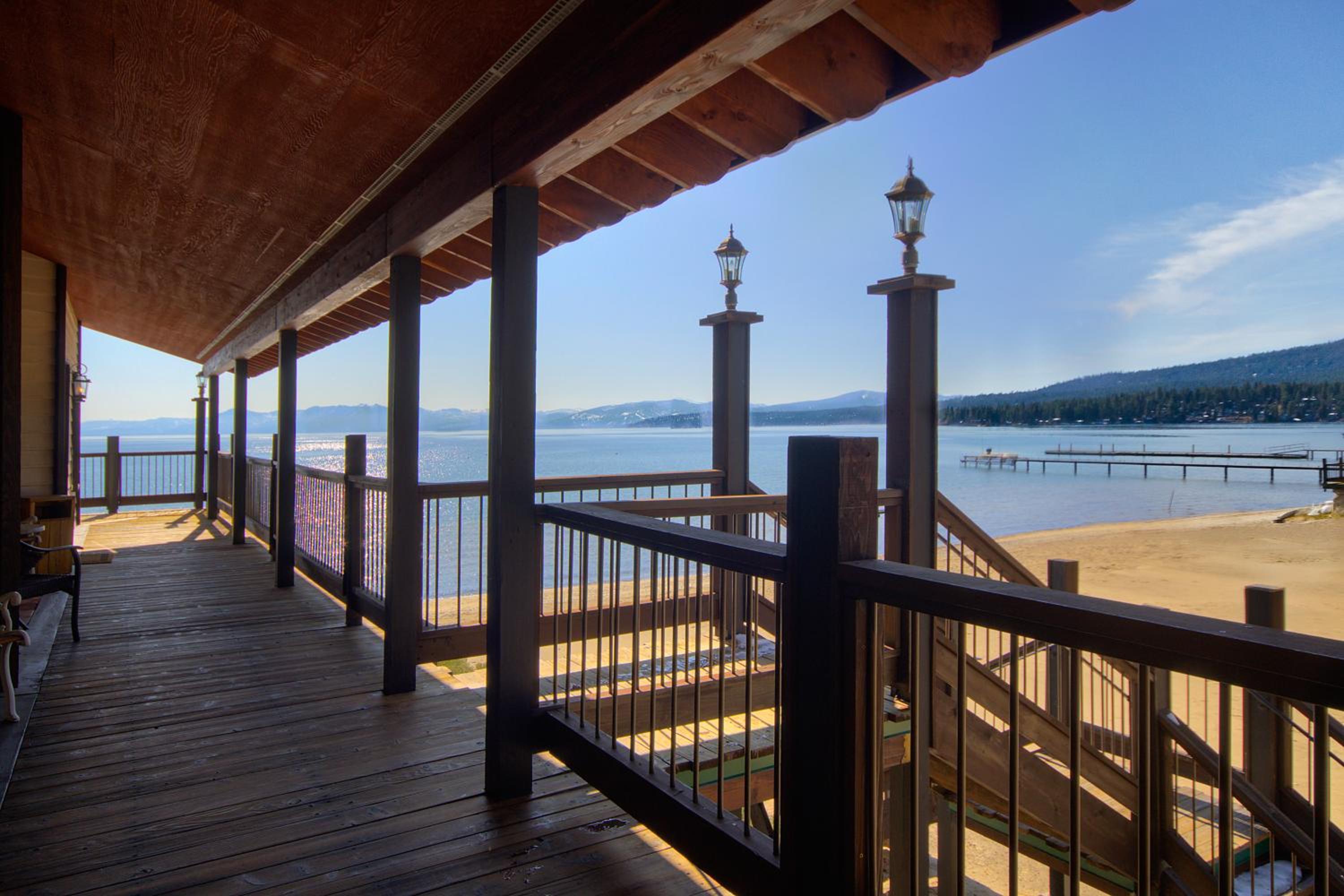 Mourelatos Lakeshore Resort - Property Image 12