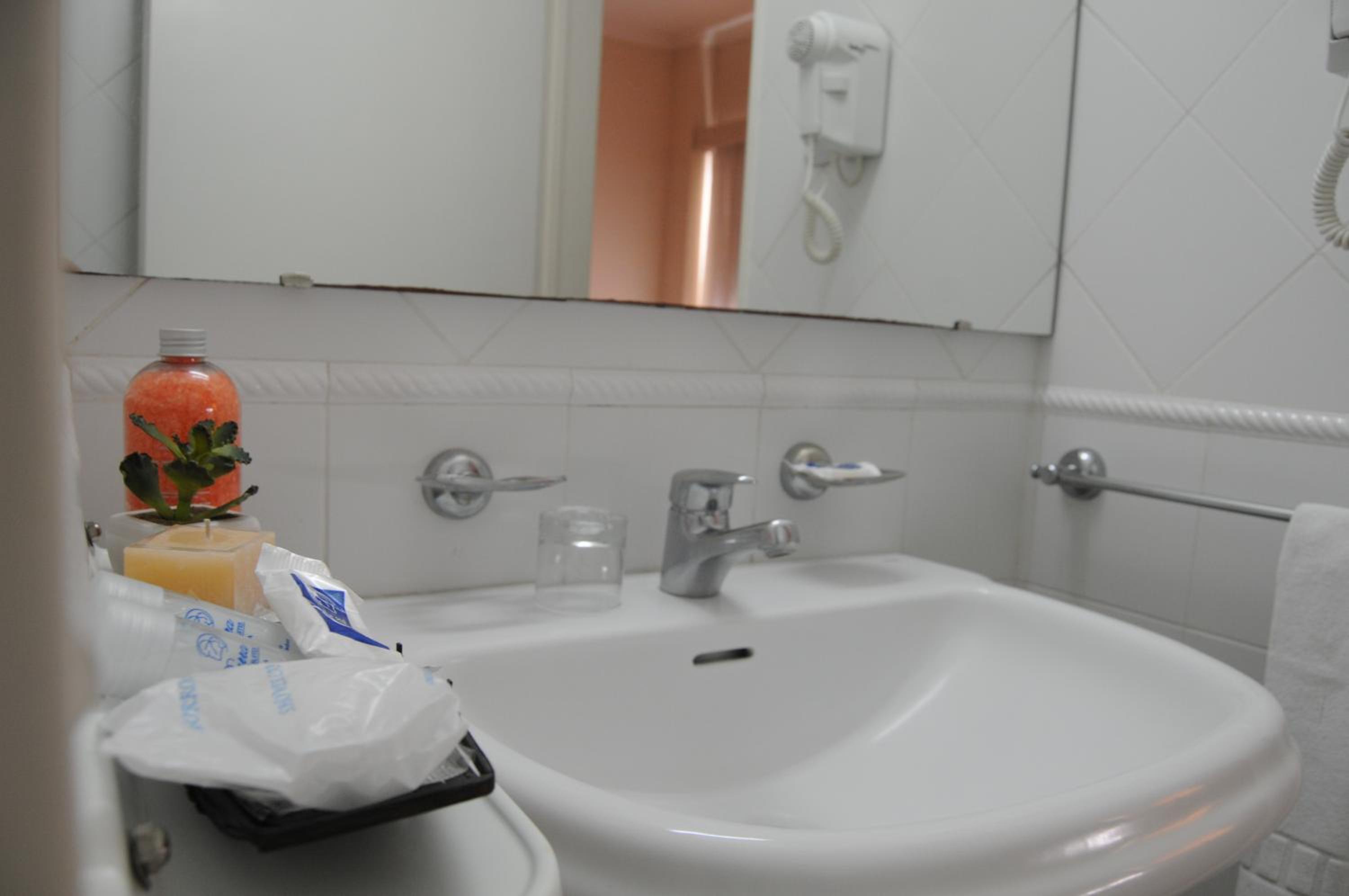 Parra Hotel & Suites