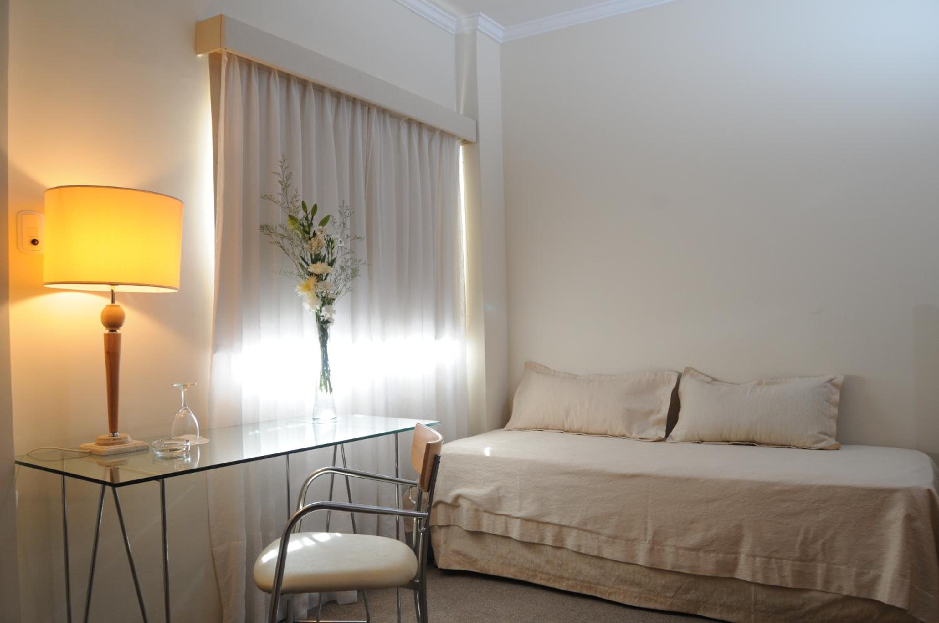 Parra Hotel & Suites