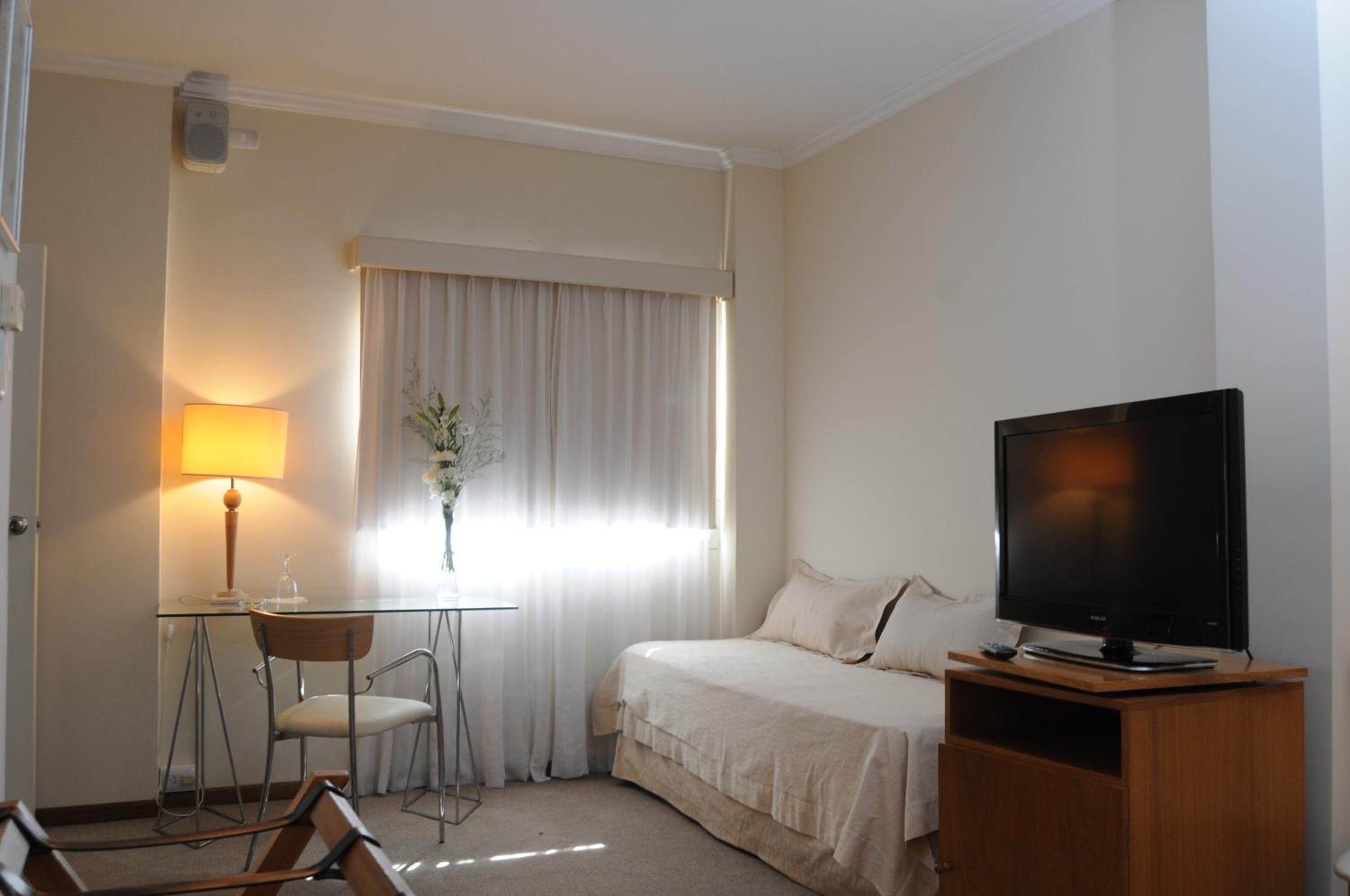 Parra Hotel & Suites