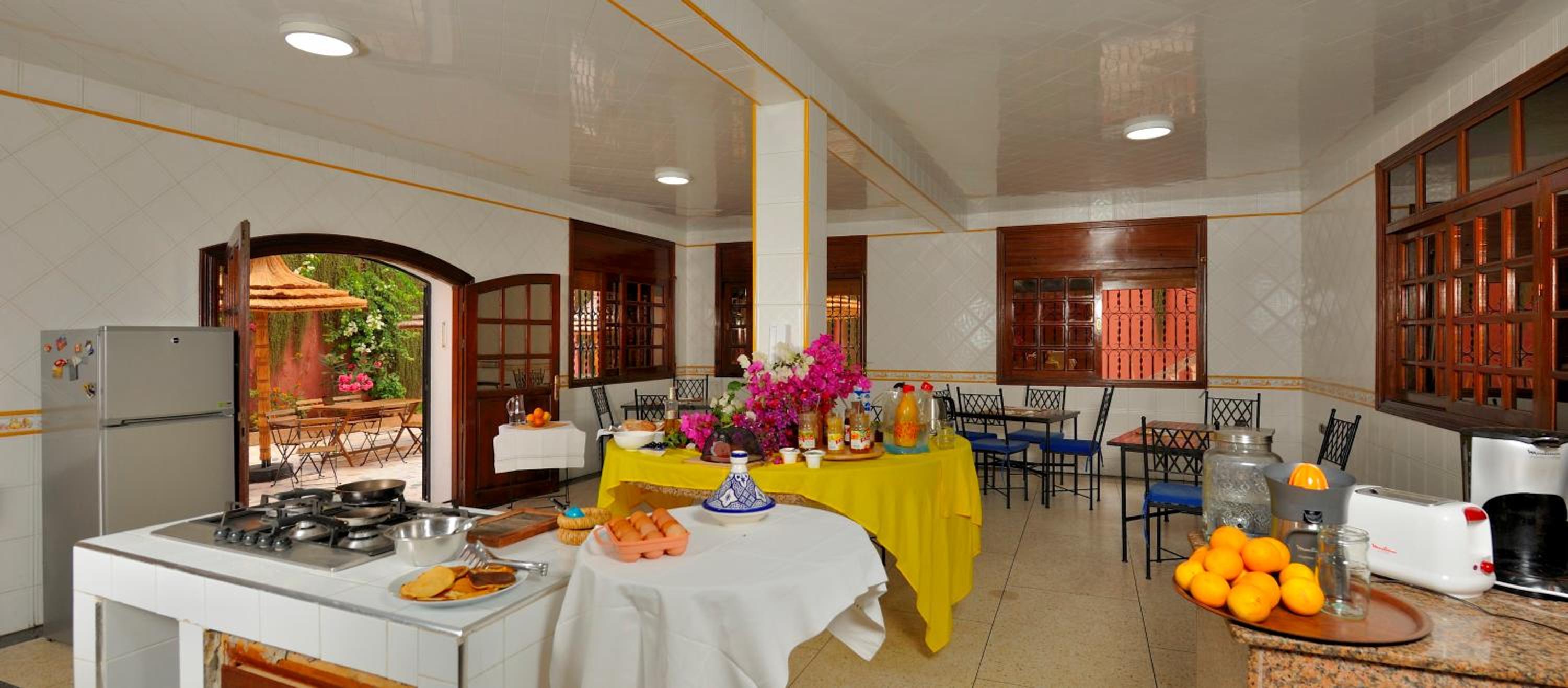 LHOSTEL Γ Casablanca