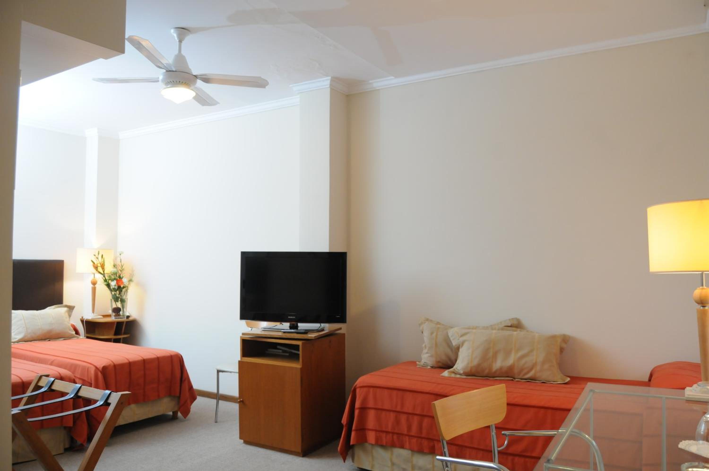 Parra Hotel & Suites