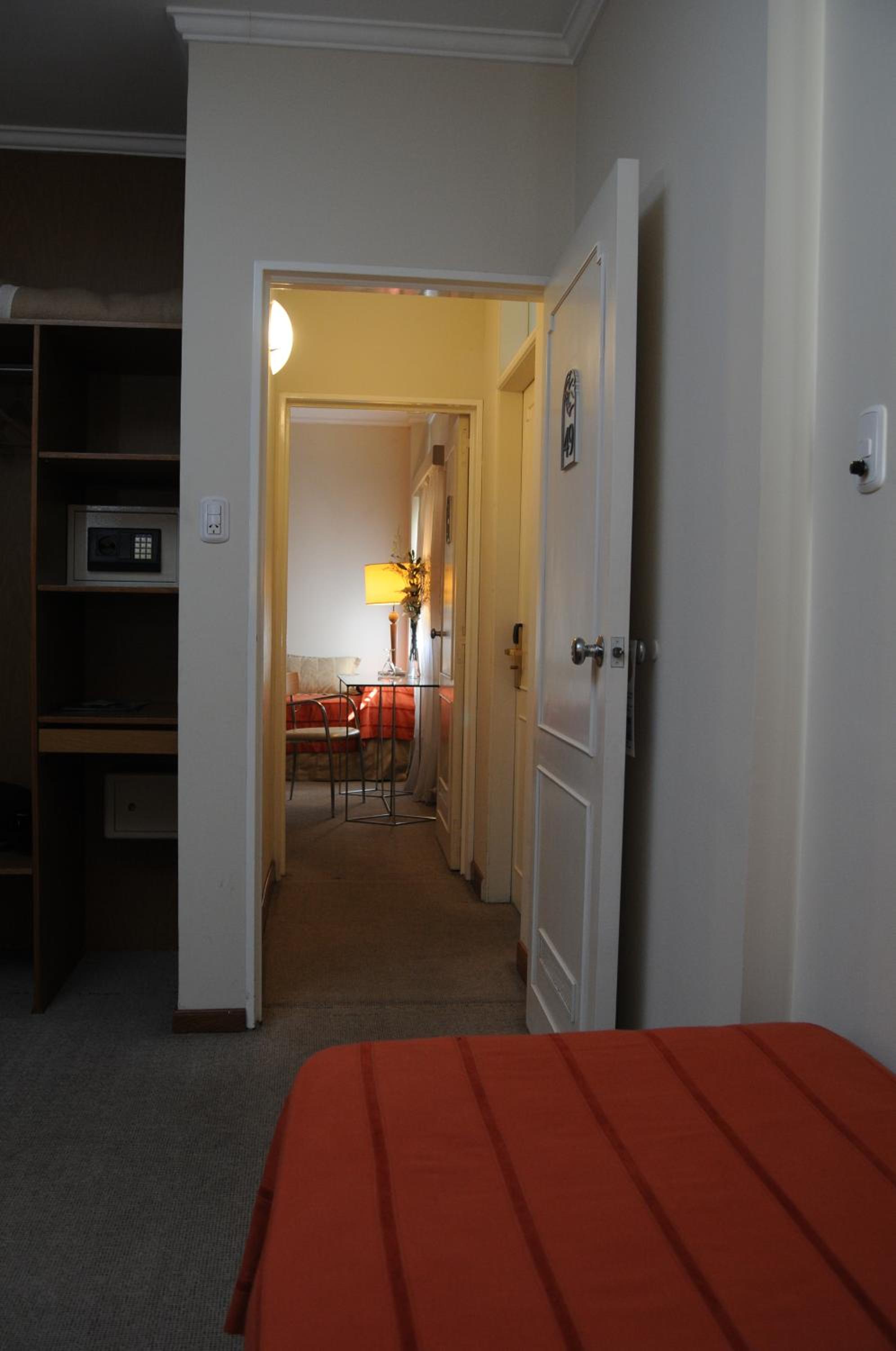 Parra Hotel & Suites