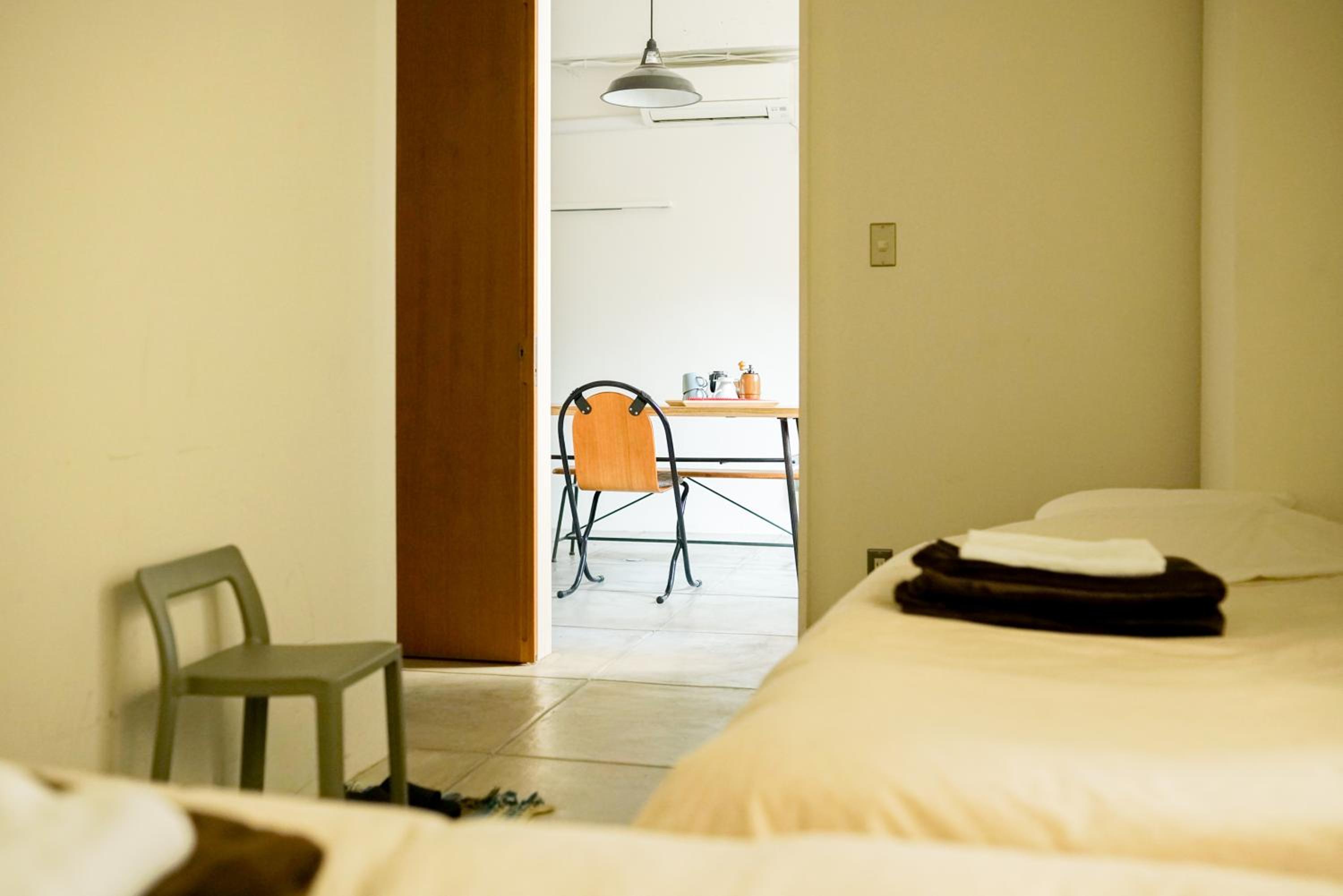 ROUTE - Cafe and Petit Hostel