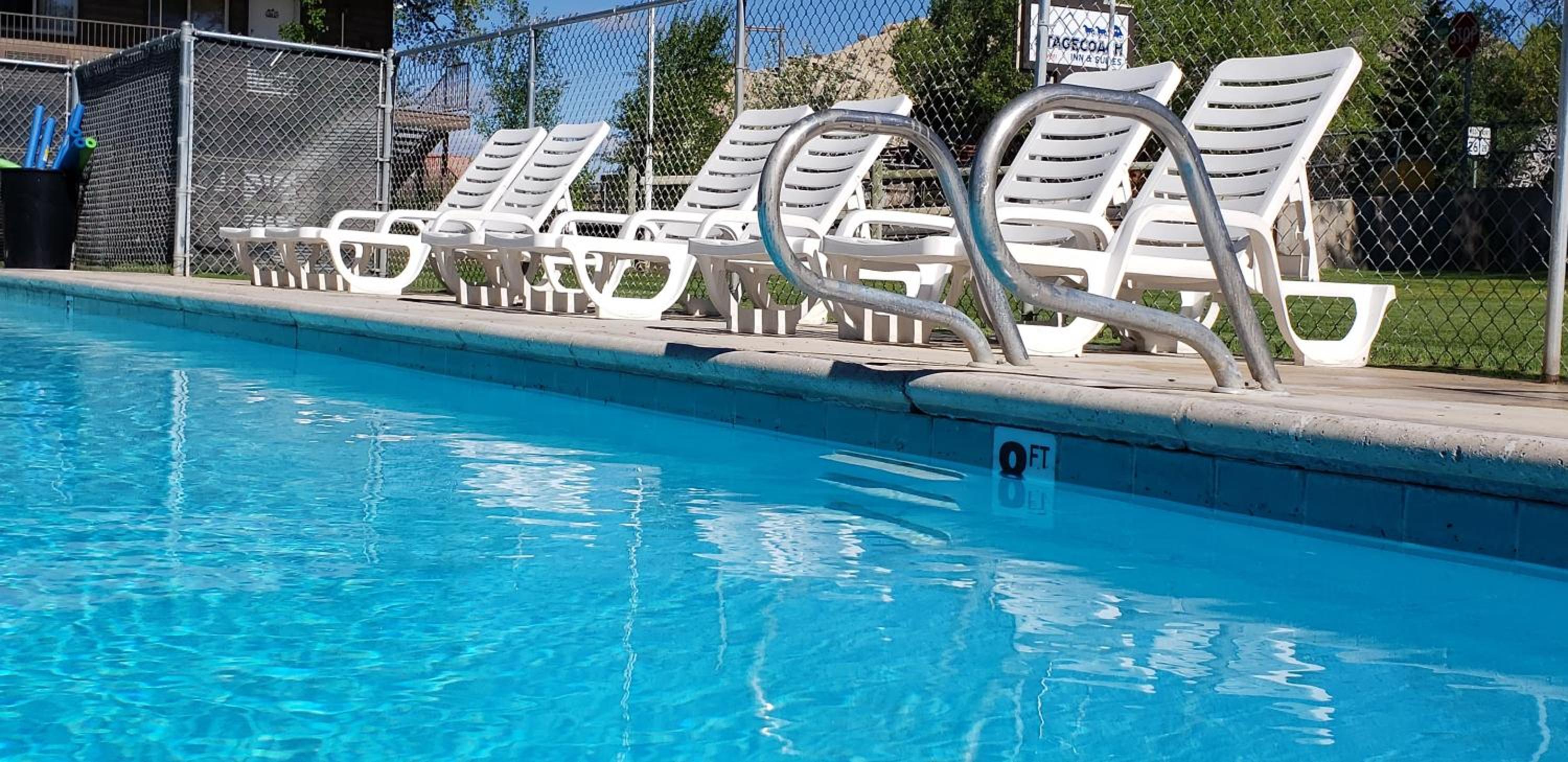 Stagecoach Inn & Suites