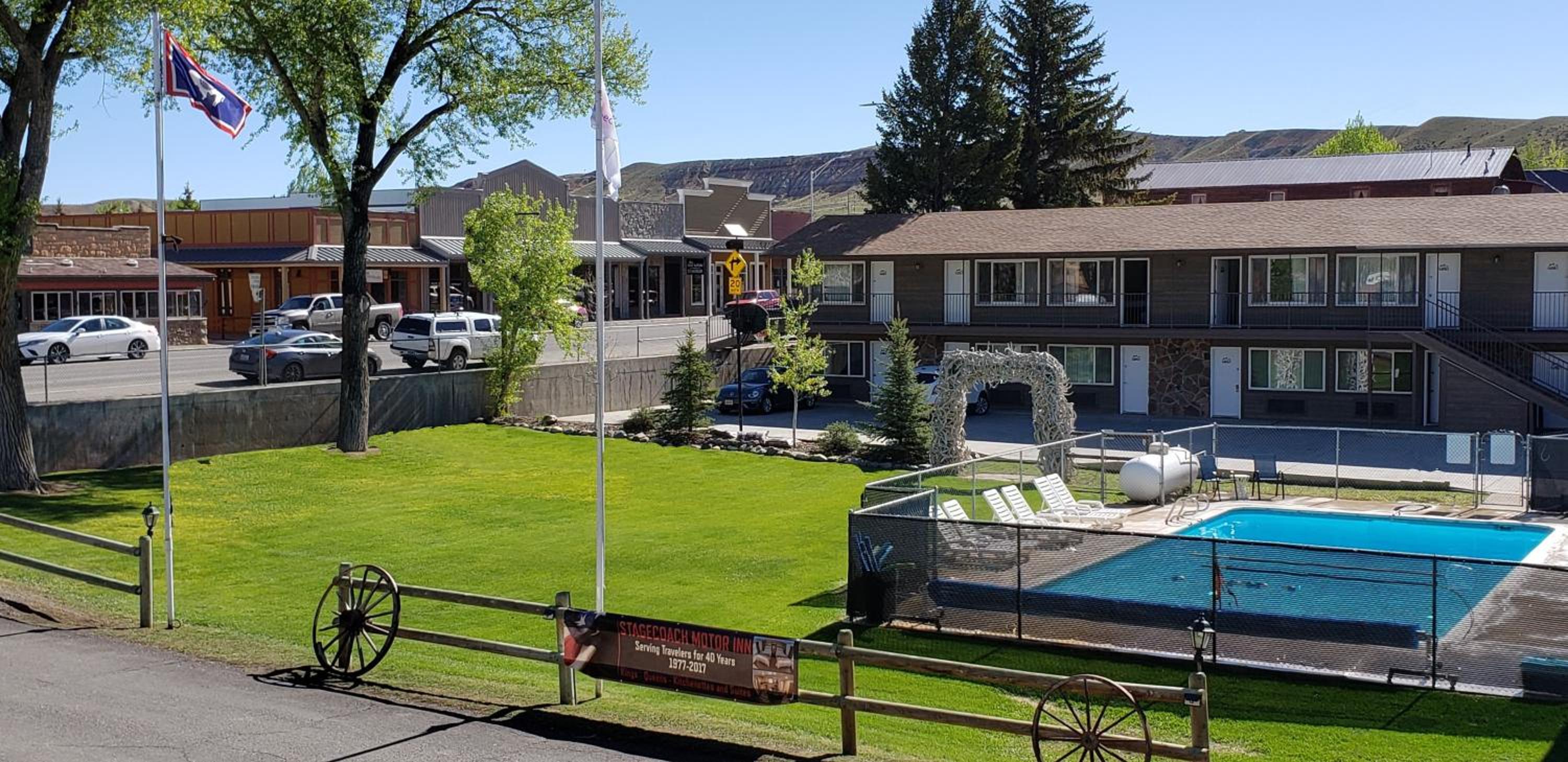 Stagecoach Inn & Suites