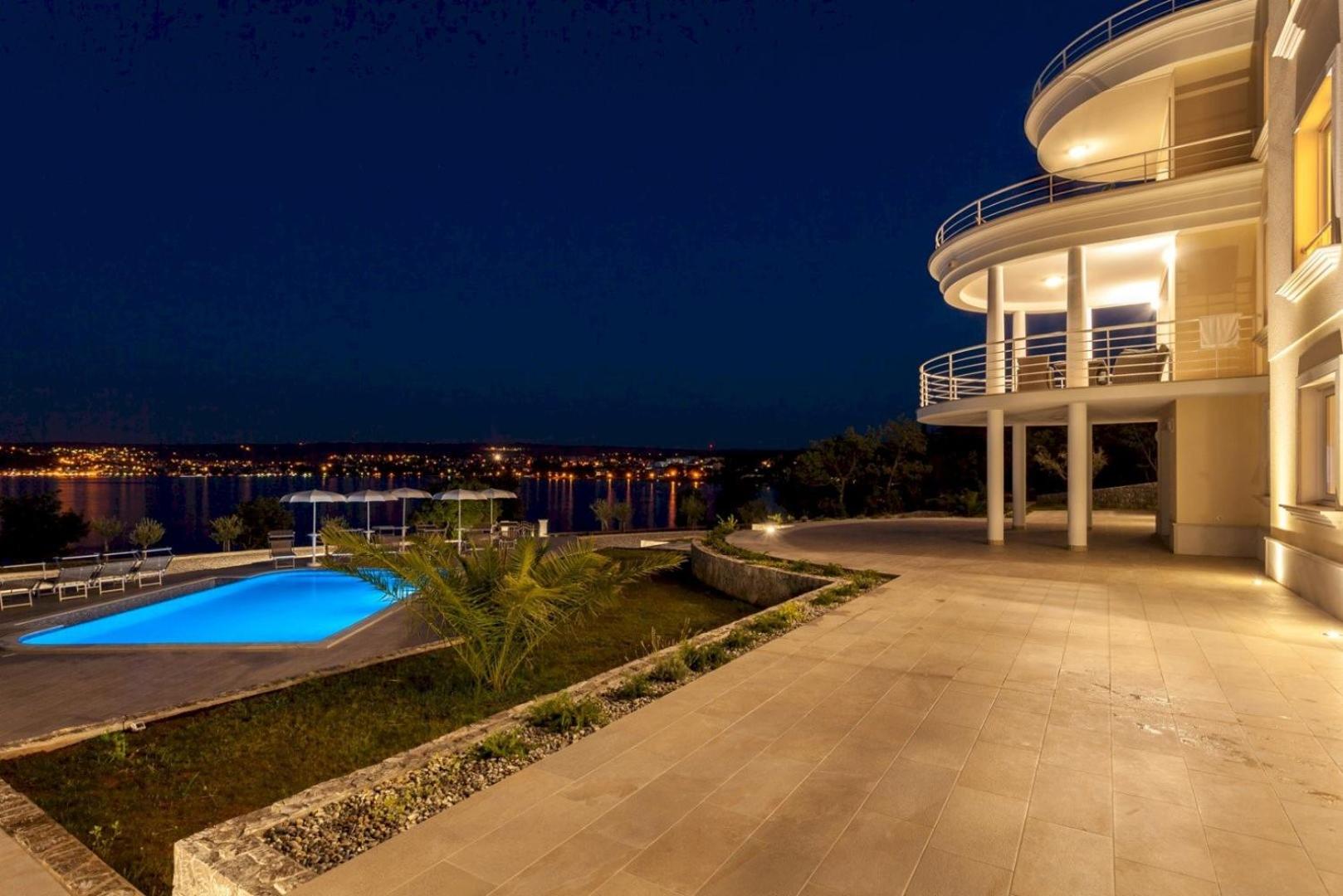Photo 77