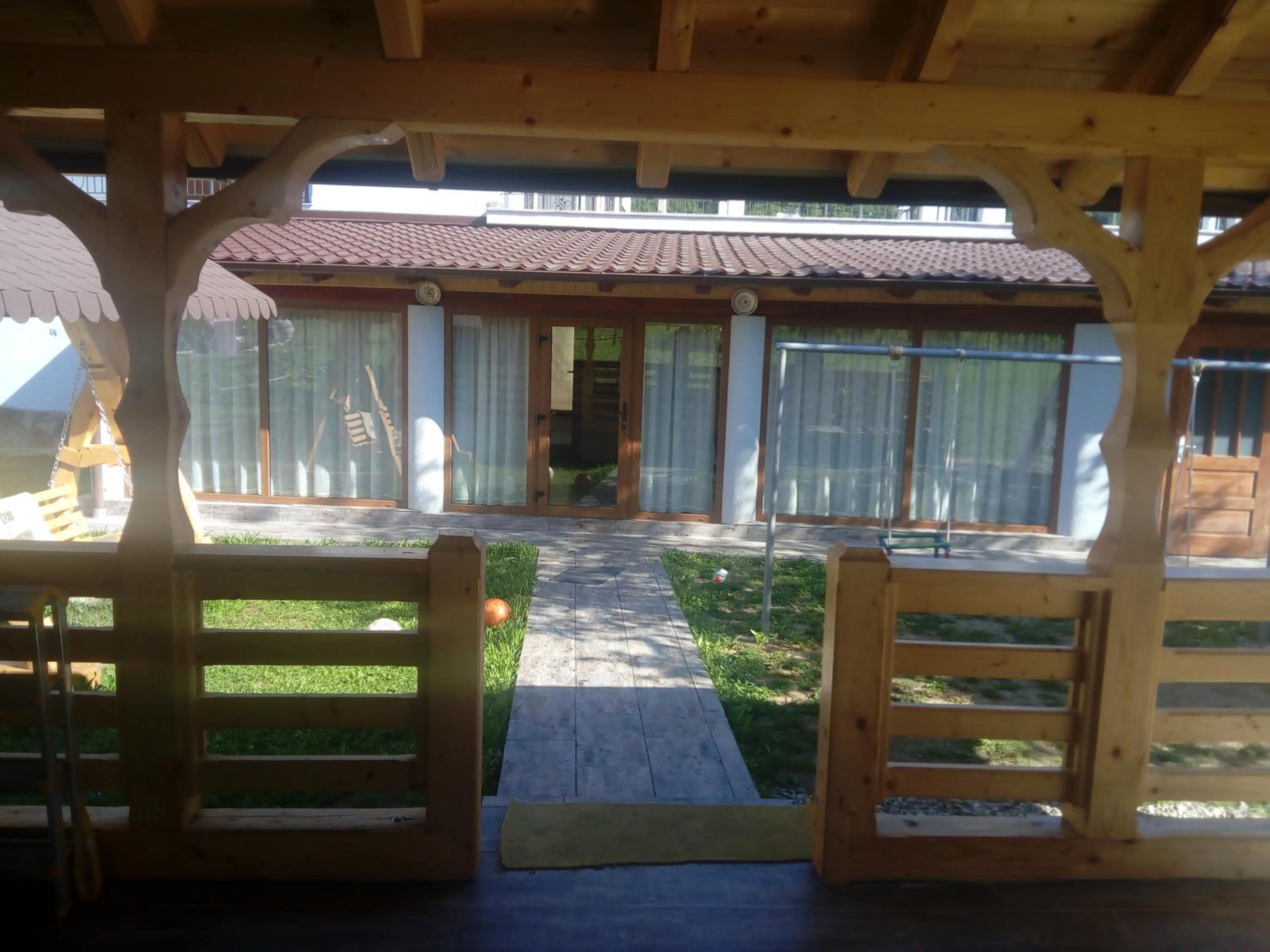 Photo 10