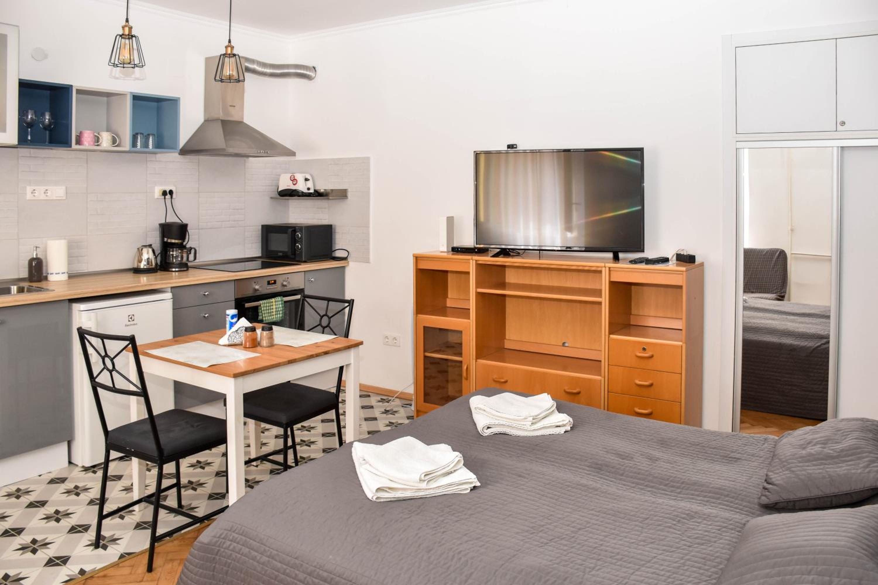 Diamond Astoria Apartments