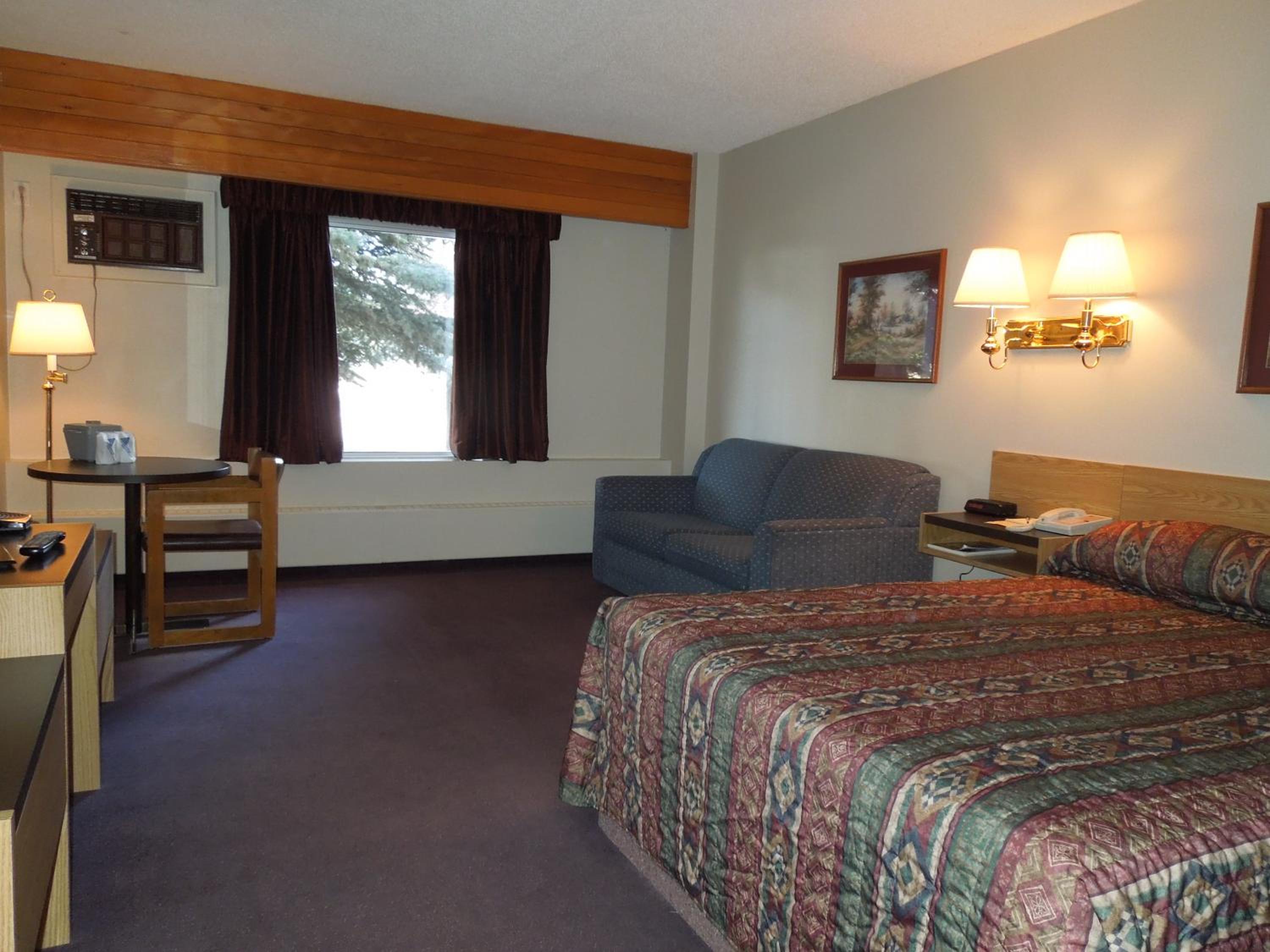Walking Eagle Inn & Lodge