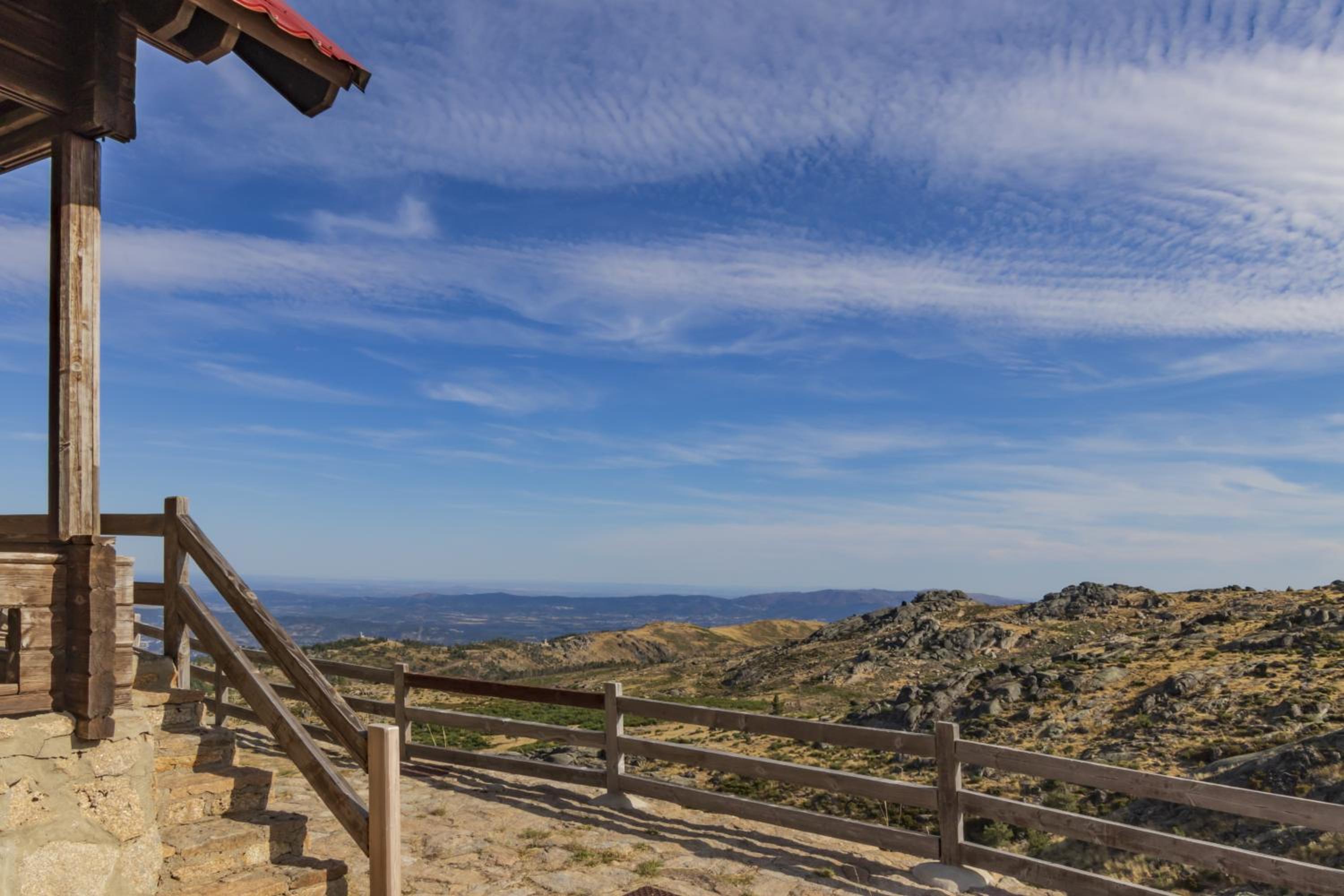 Luna Chalets da Montanha - Serra da Estrela view 2