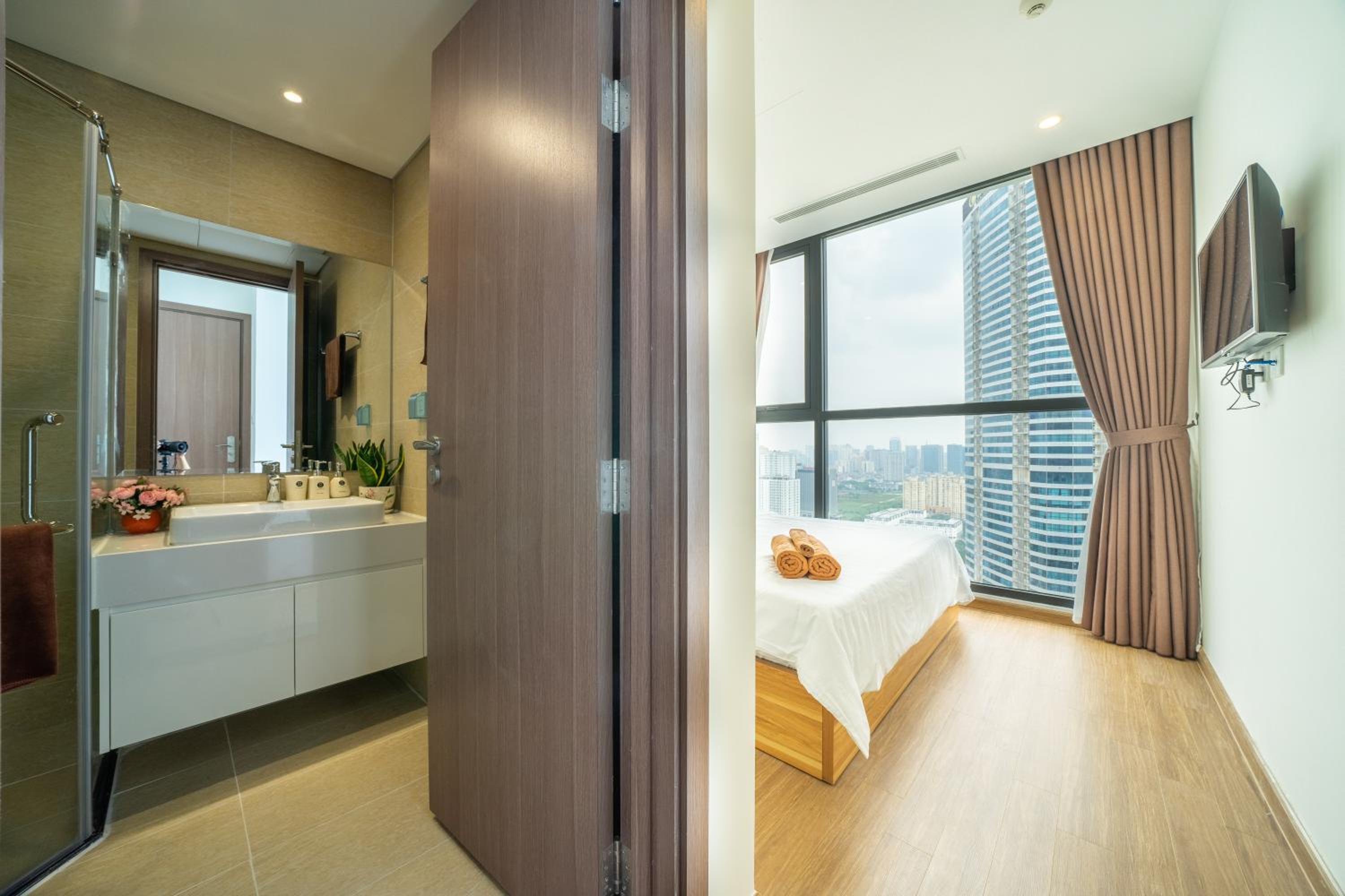 Vinhomes Skylake 2BR next to Keangnam City View - Cindy's
