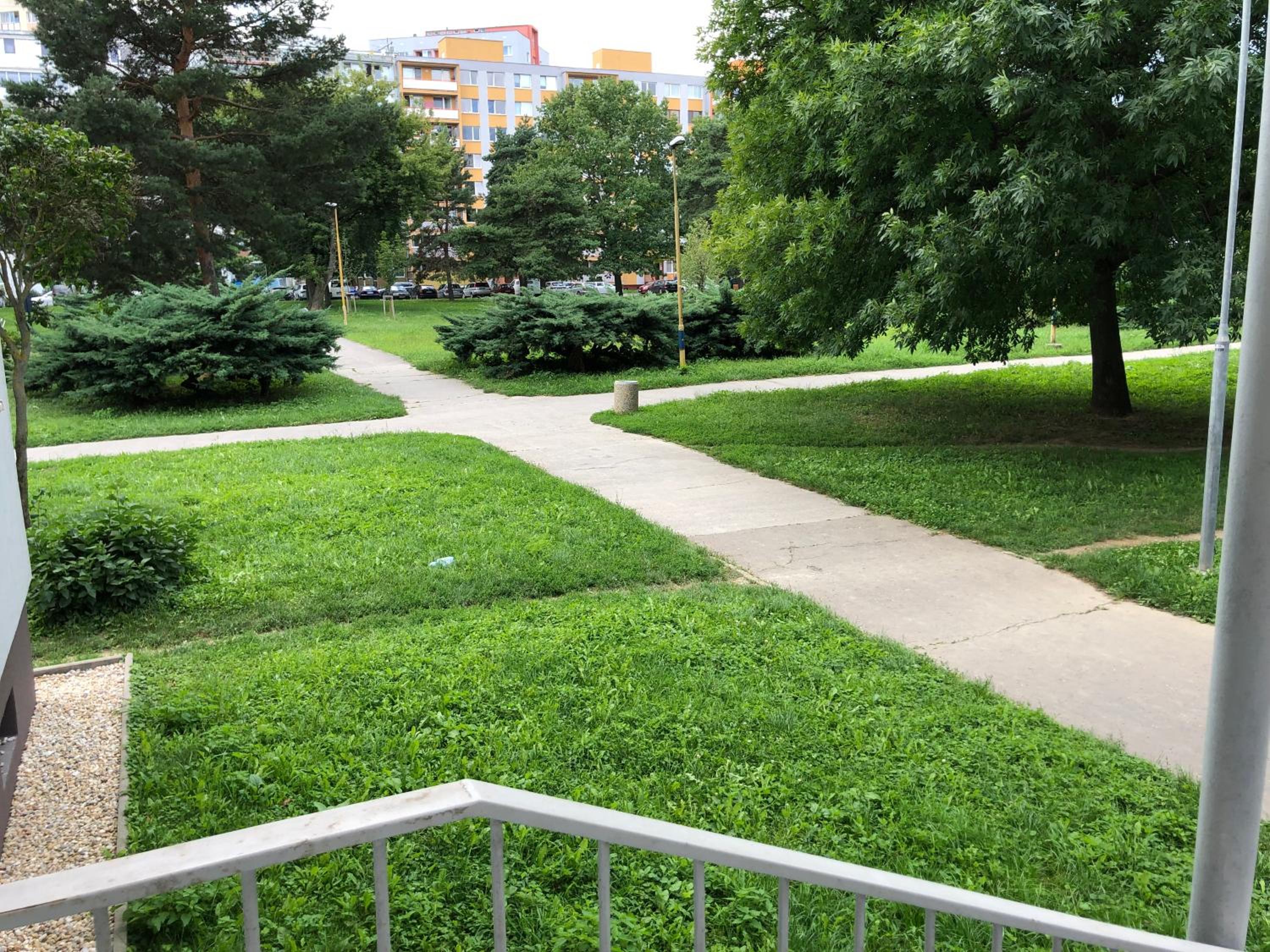 JEDENAST.SK, Námestie kozmonautov 5 Apartmán view 5