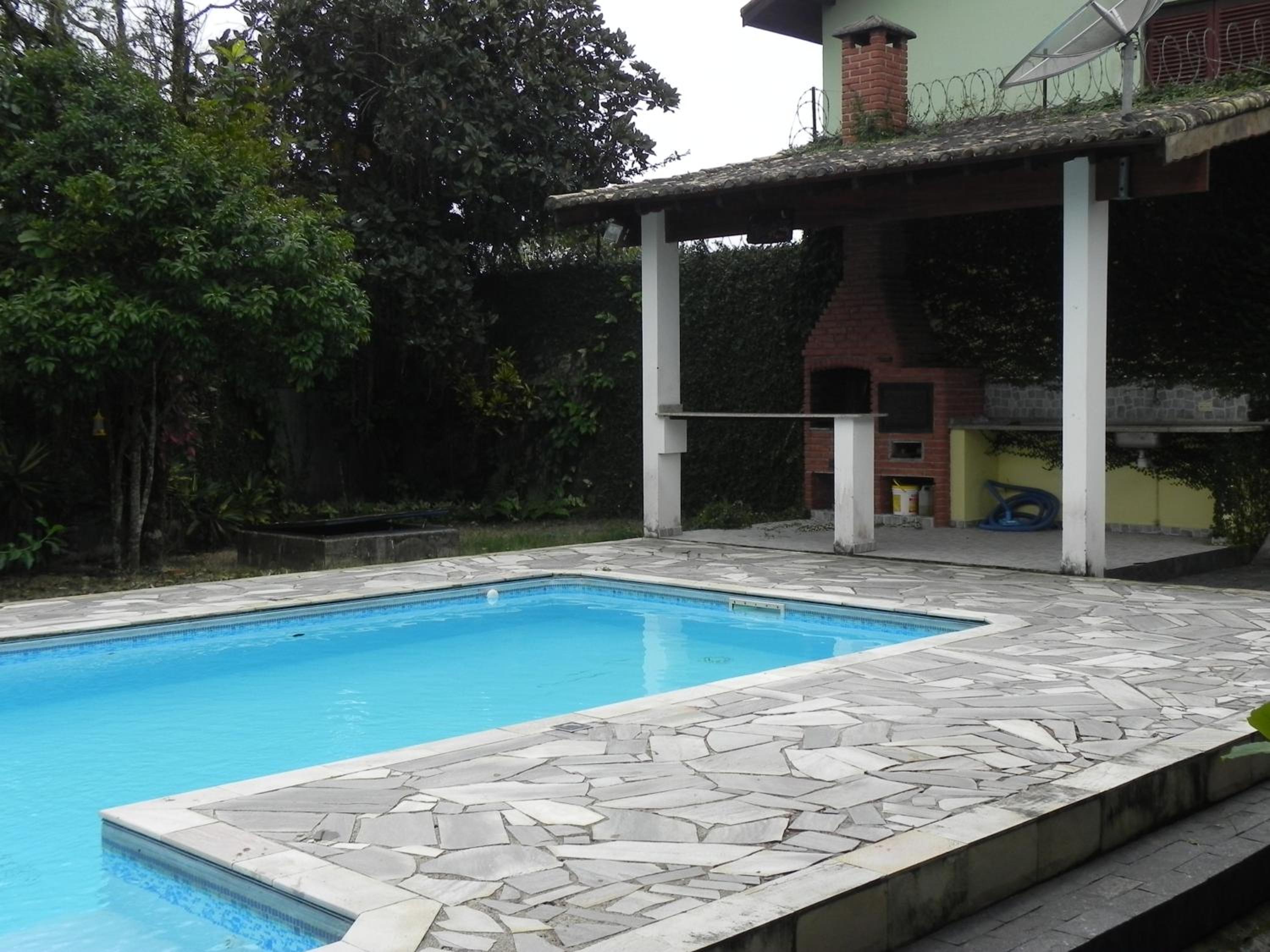 Pé na Areia com Piscina e Churrasqueira - 2 suítes