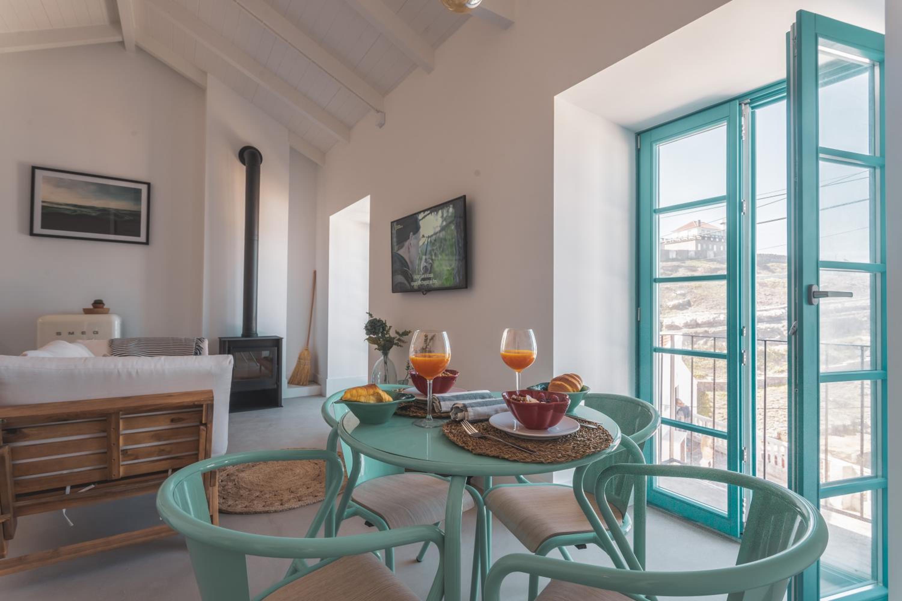 Azenhas do Mar West Coast Design and Surf Villas view 3