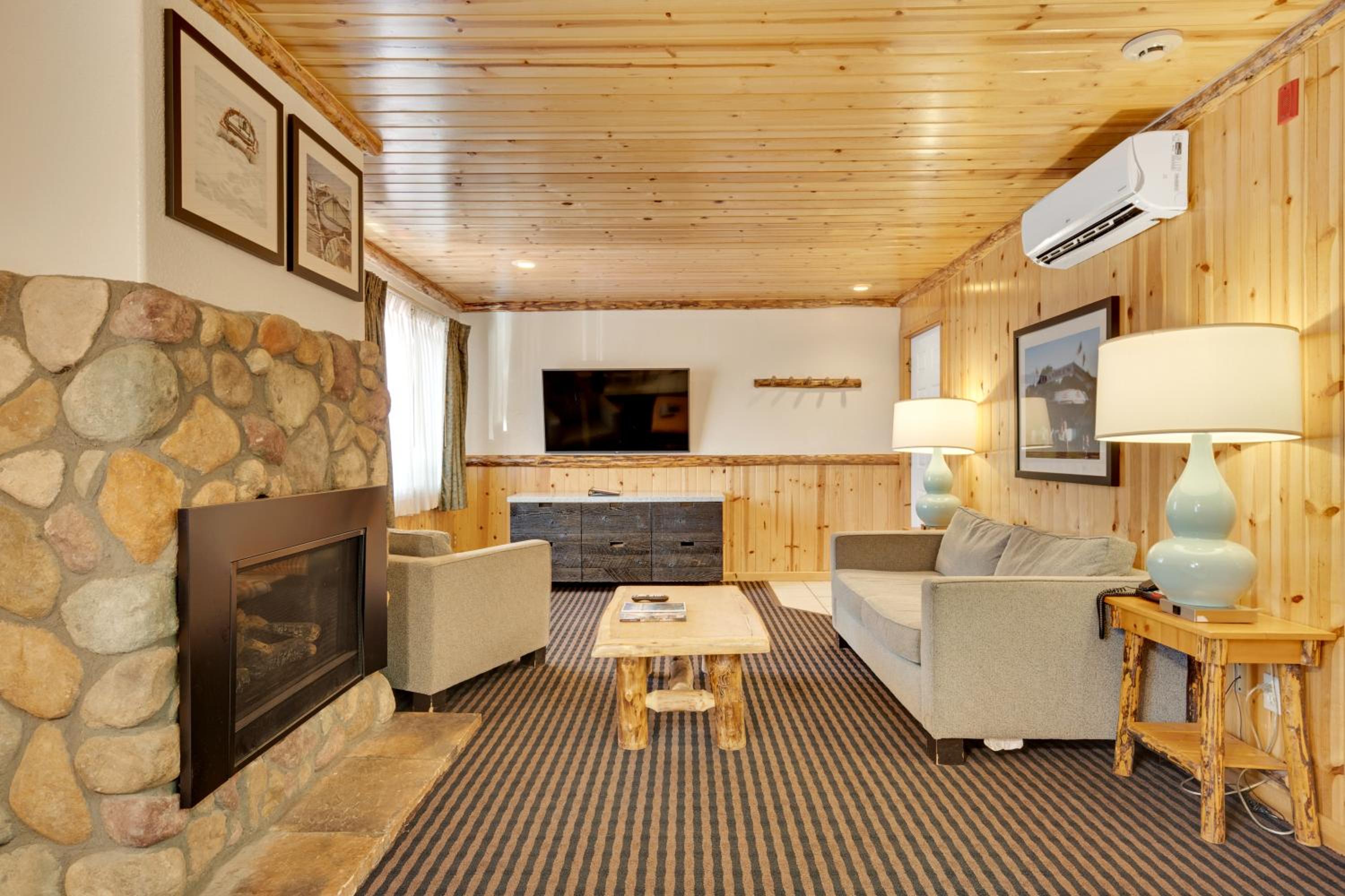 Lake Tahoe Vacations - 3 Peaks Resort Beach Club - Property Image 48